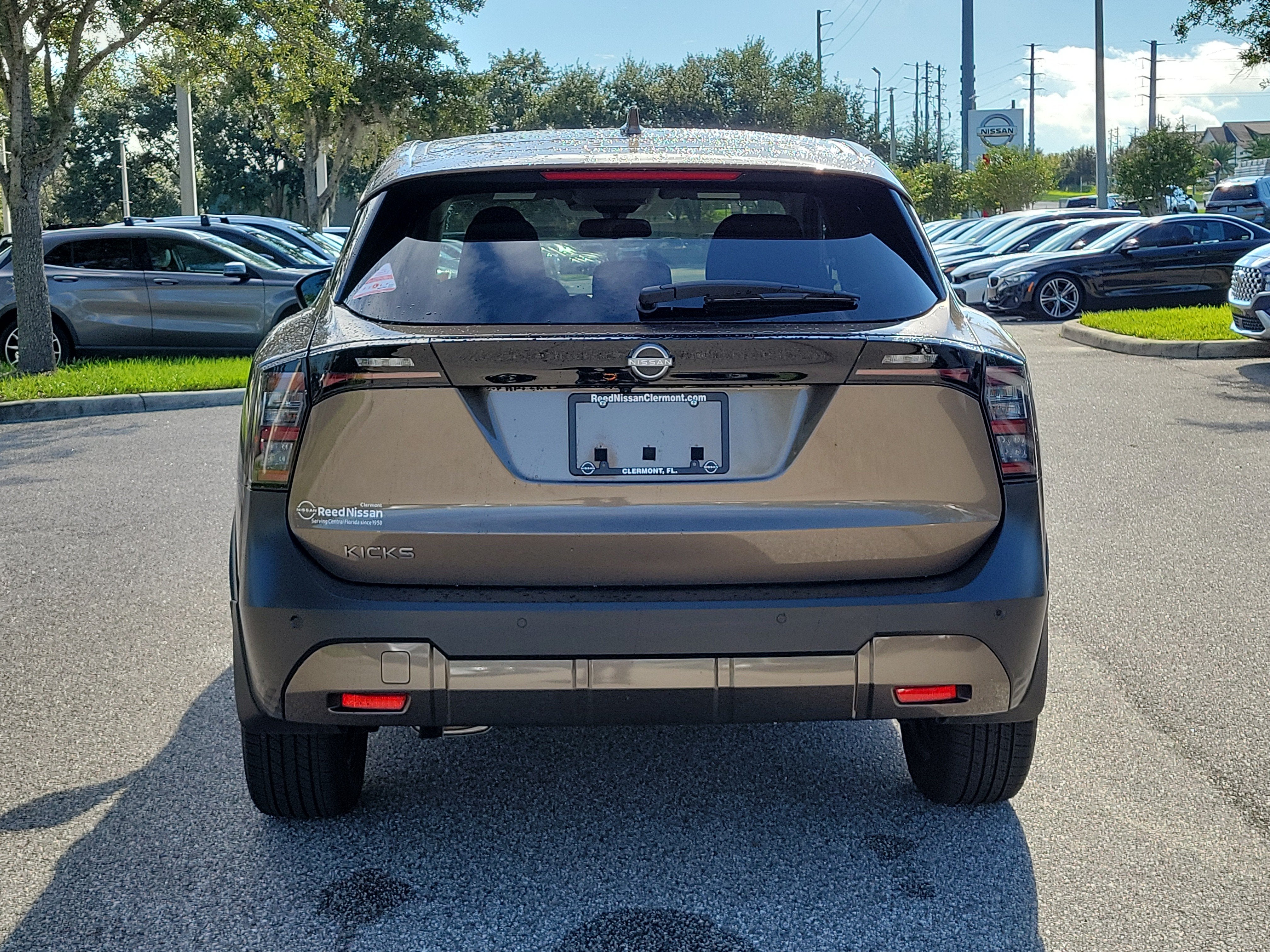 2025 Nissan Kicks SV