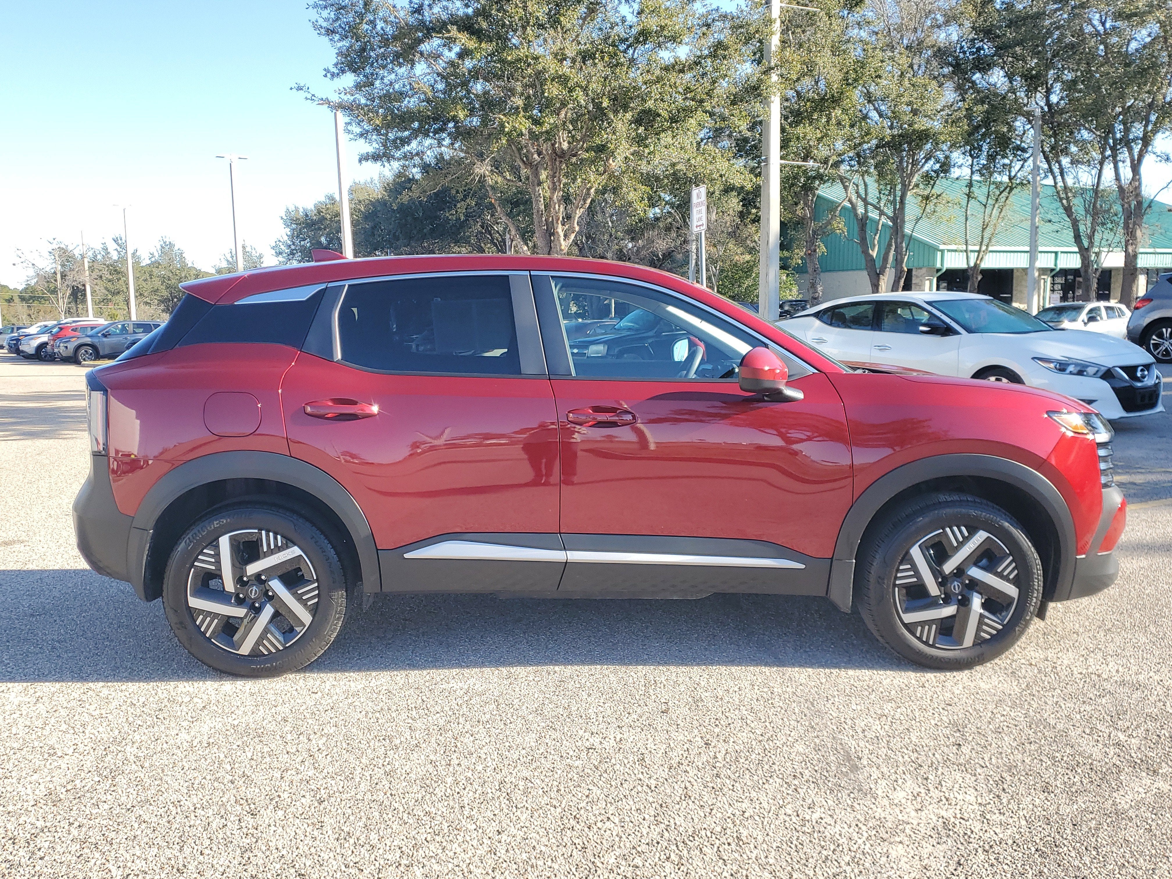 2025 Nissan Kicks SV