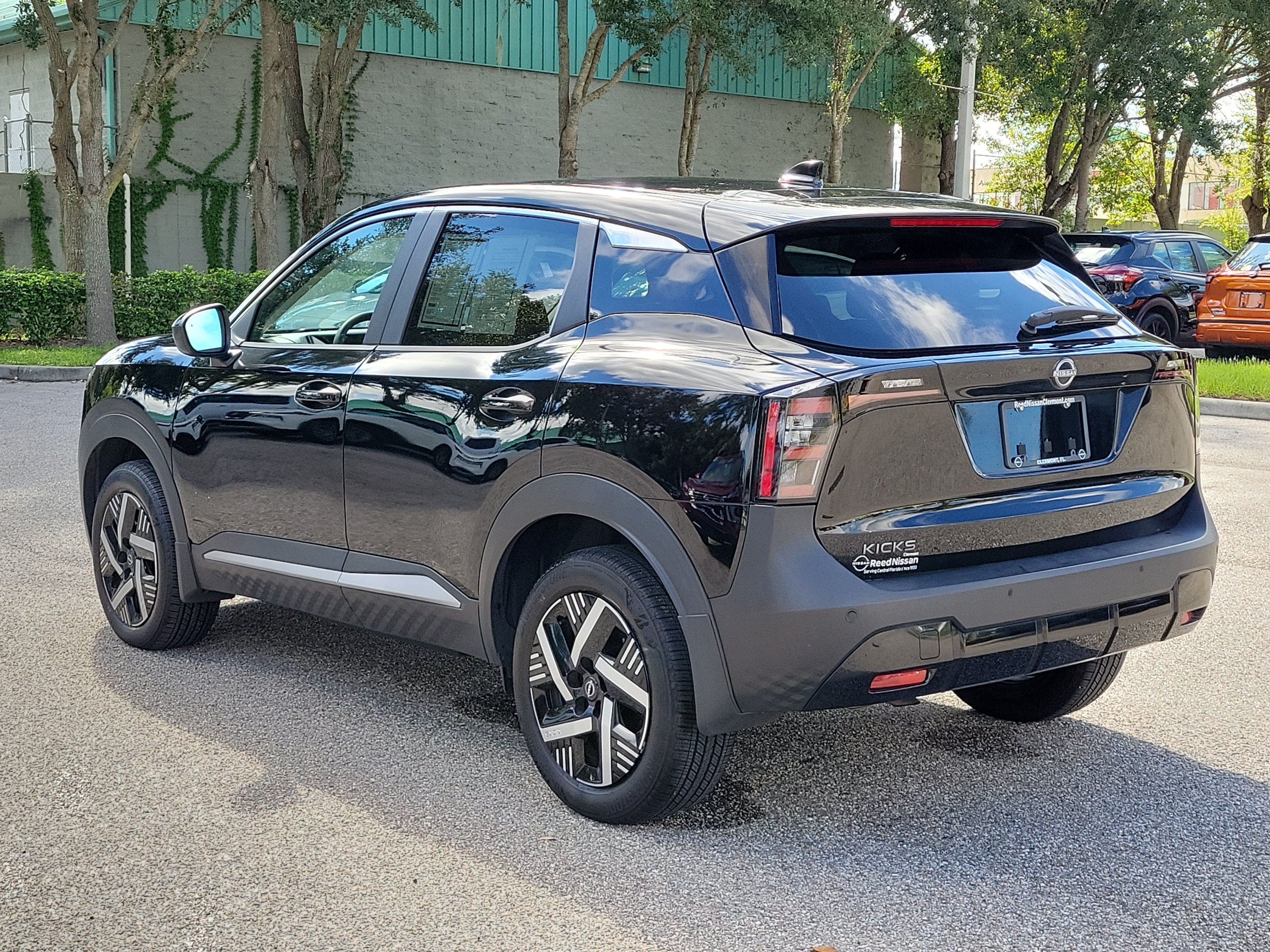 2025 Nissan Kicks SV