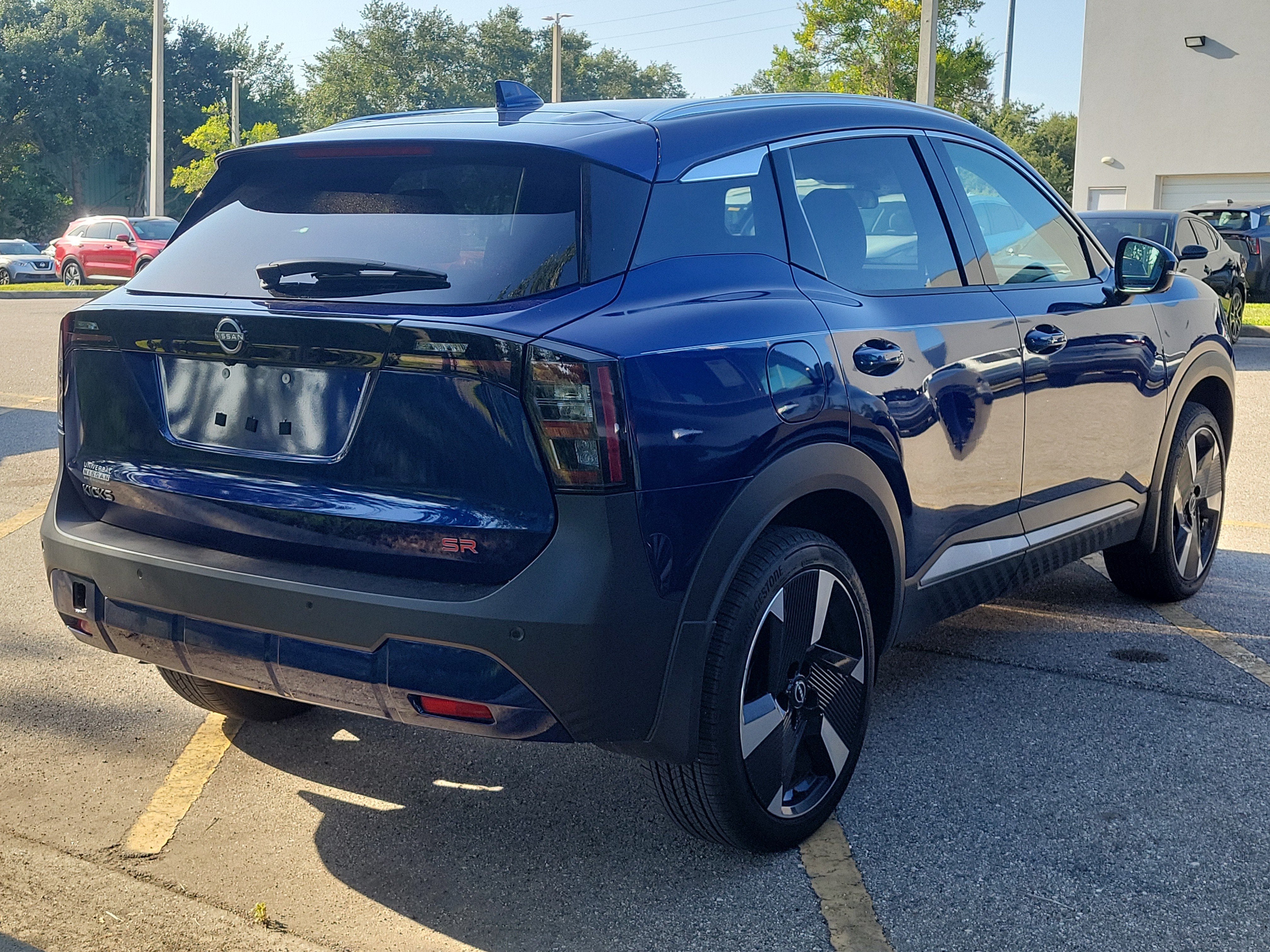 2025 Nissan Kicks SR