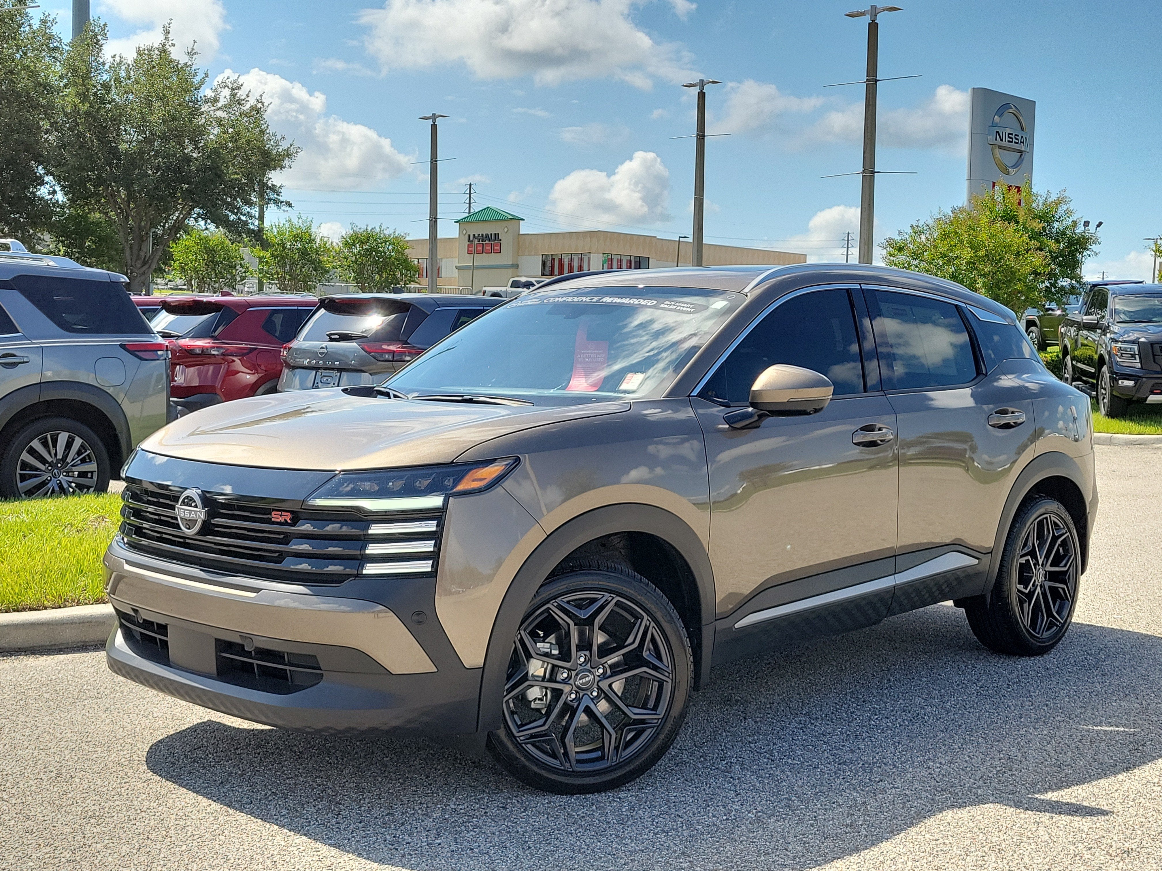 2025 Nissan Kicks SR