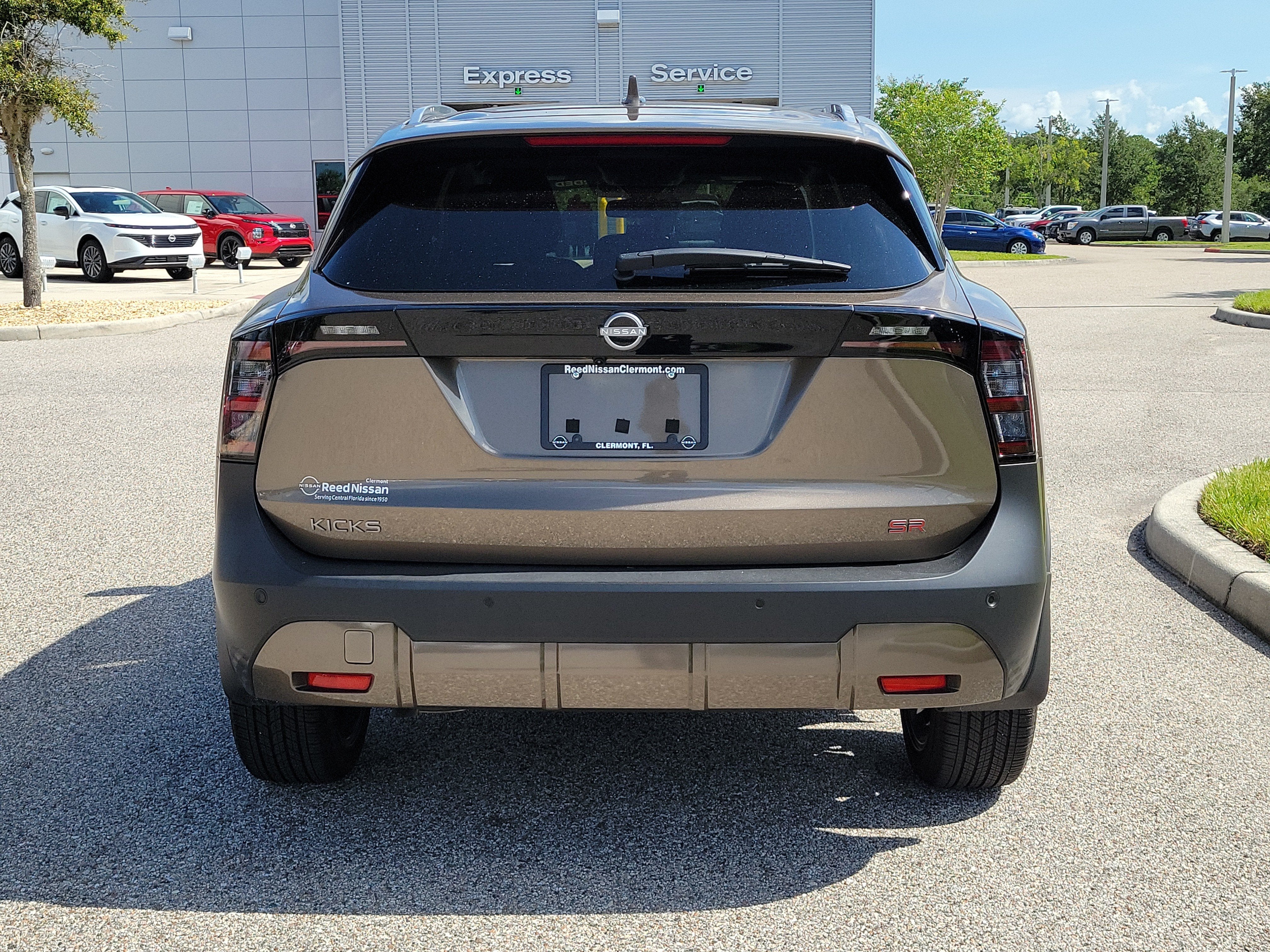 2025 Nissan Kicks SR
