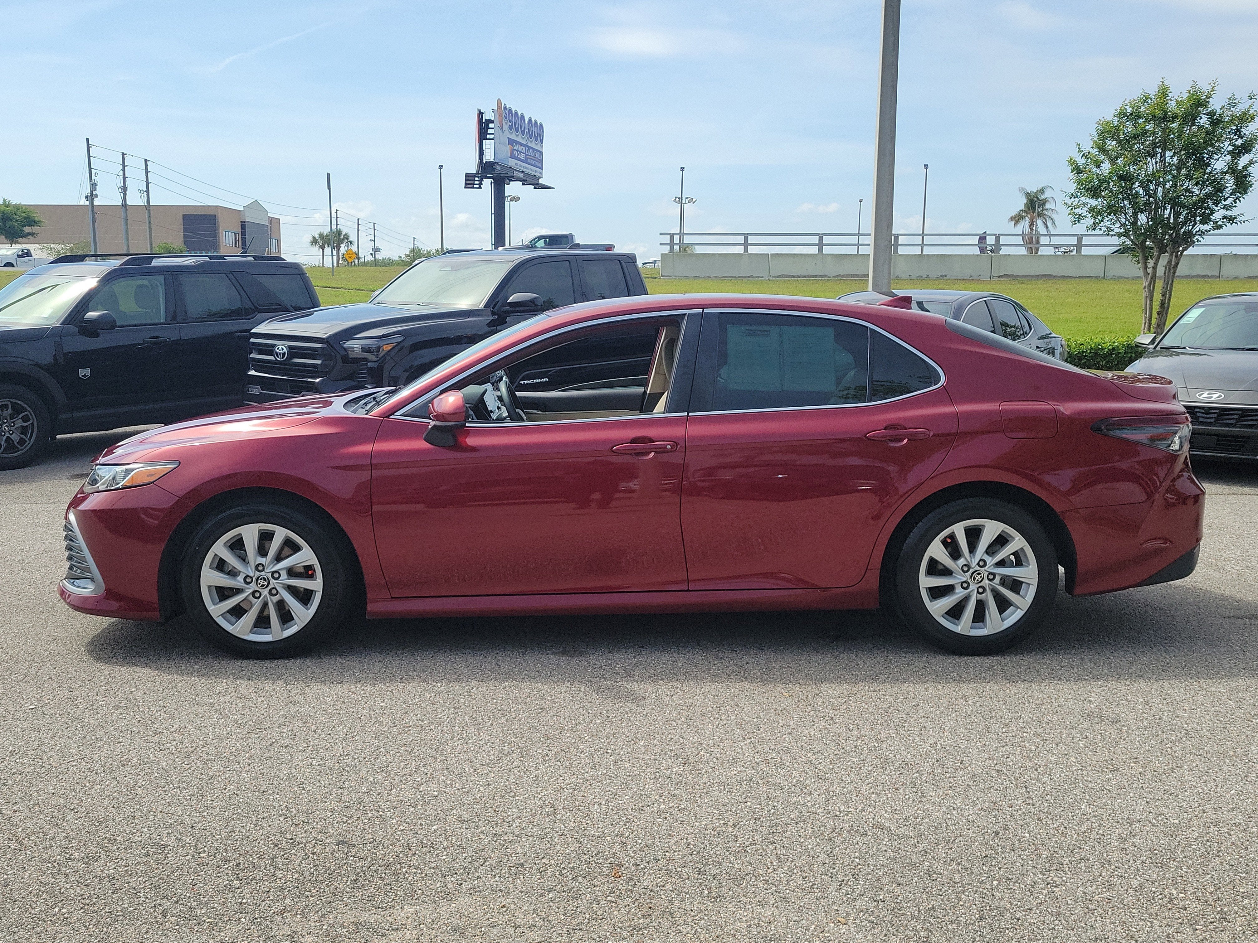 2022 Toyota Camry LE