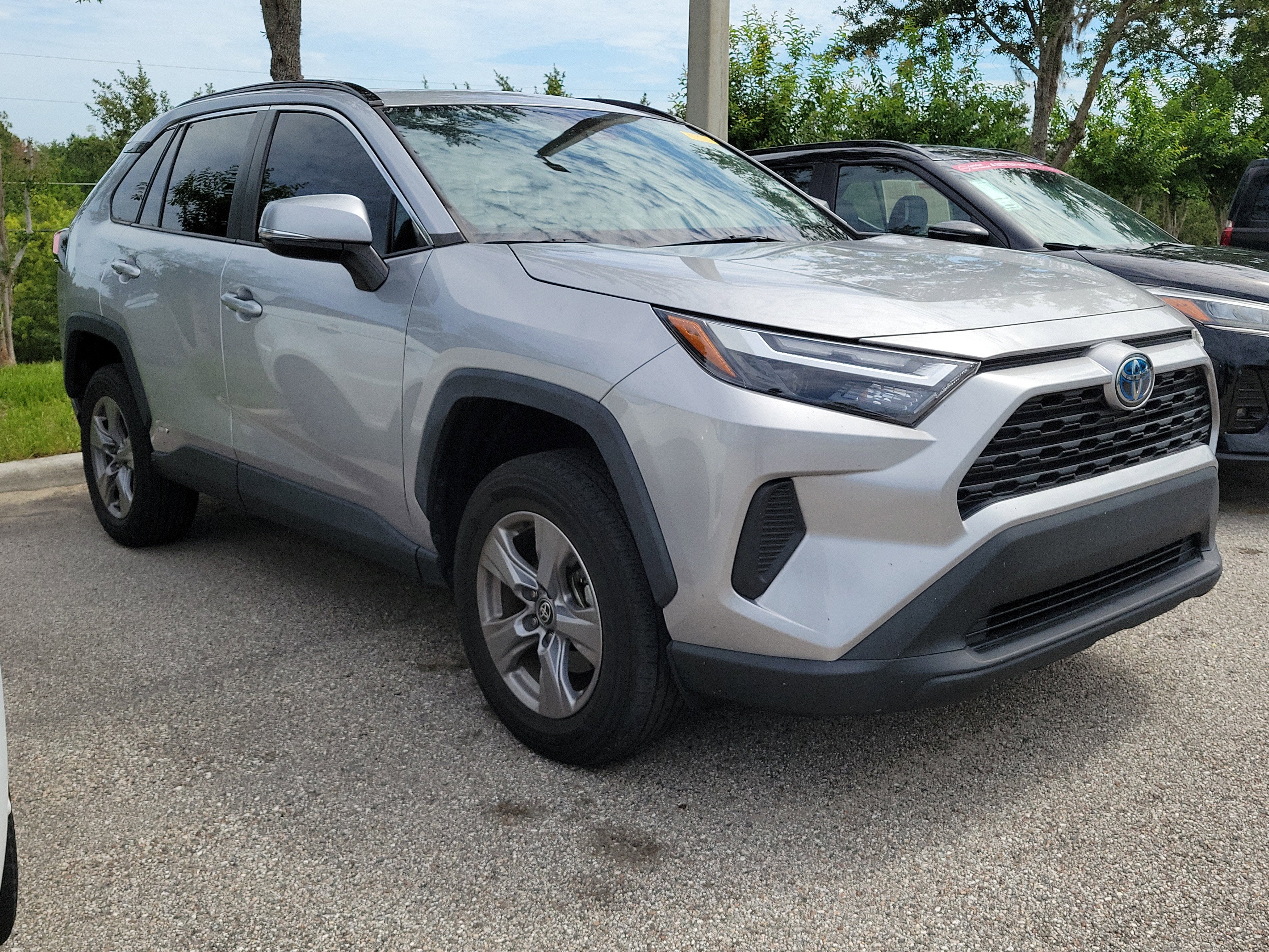 2022 Toyota RAV4 Hybrid XLE