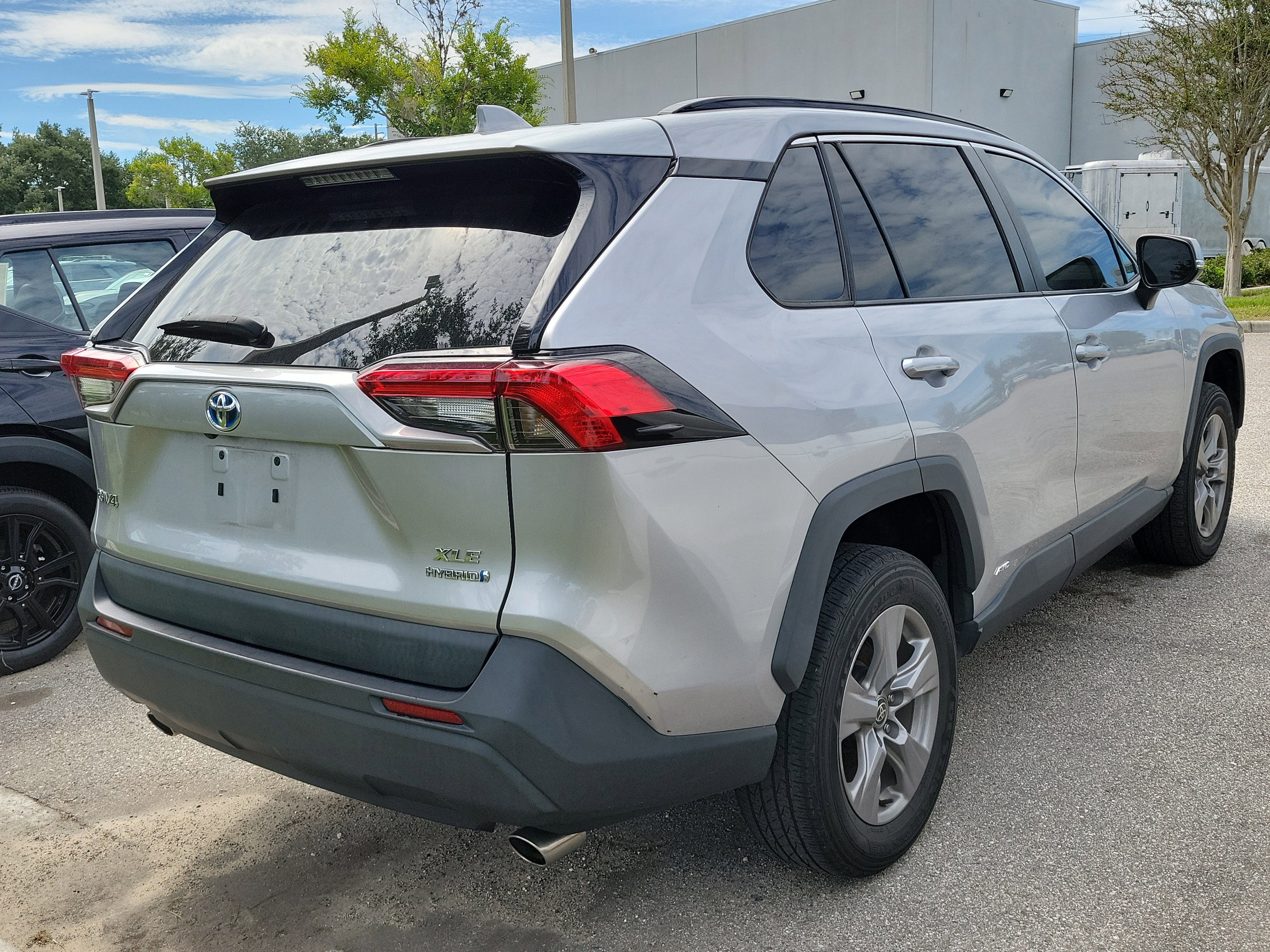 2022 Toyota RAV4 Hybrid XLE