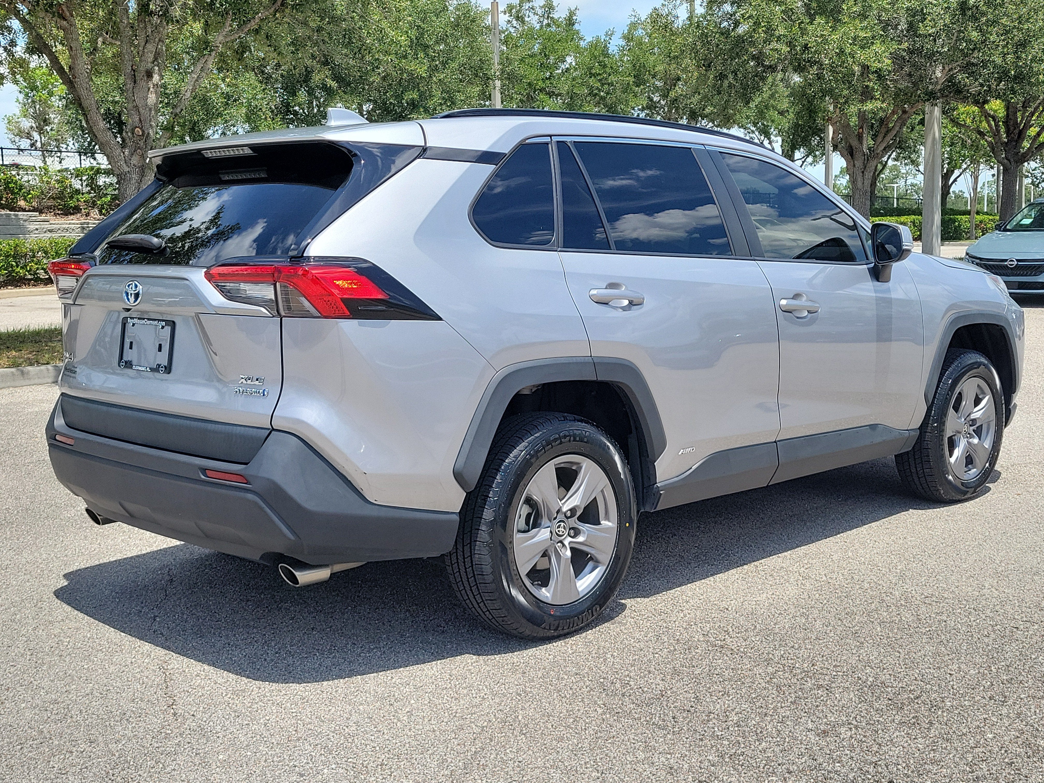 2022 Toyota RAV4 Hybrid XLE