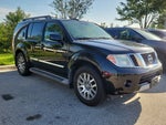 2012 Nissan Pathfinder LE