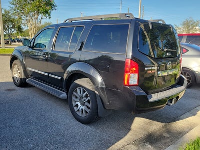 2012 Nissan Pathfinder LE