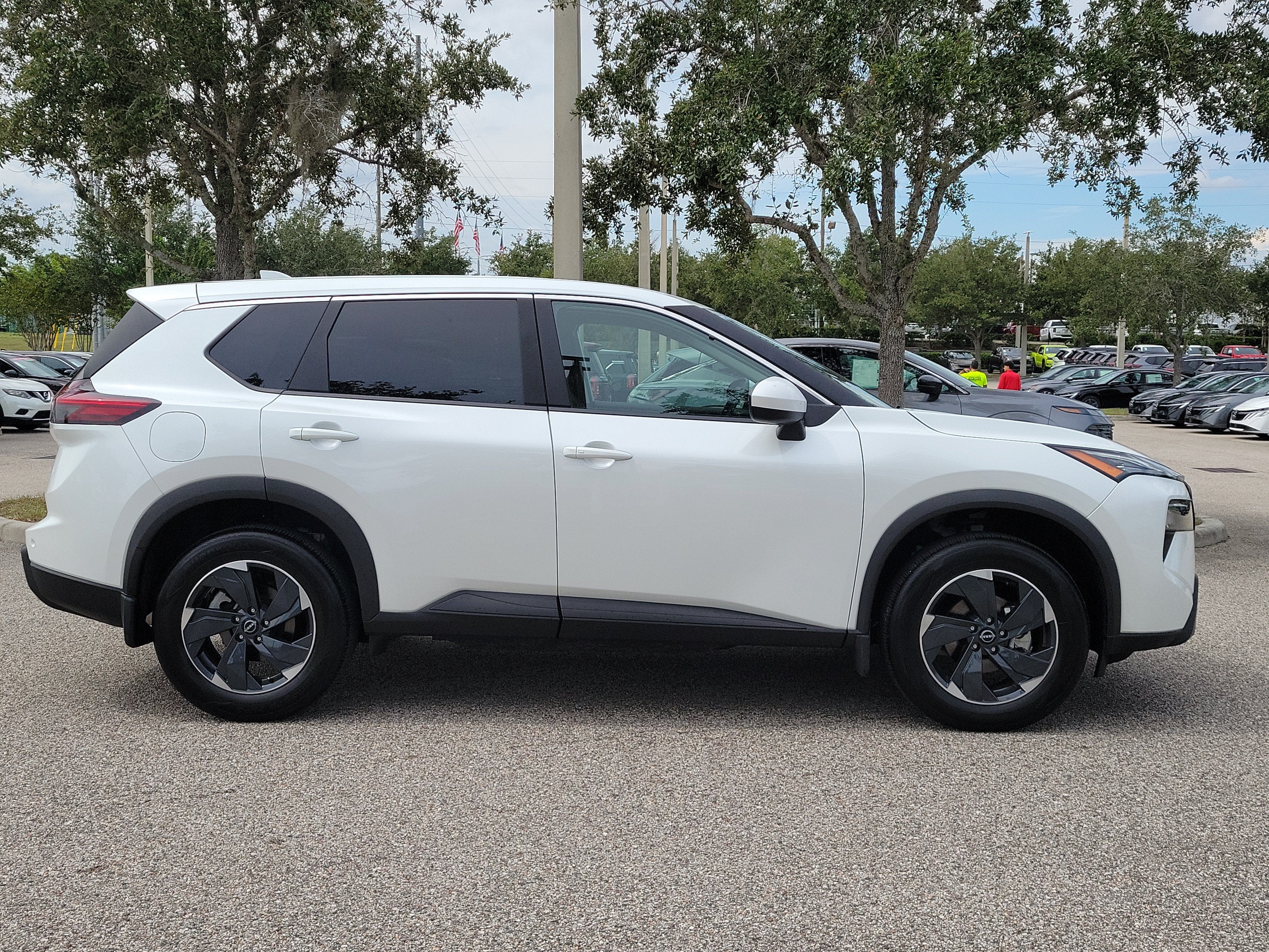 2025 Nissan Rogue SV