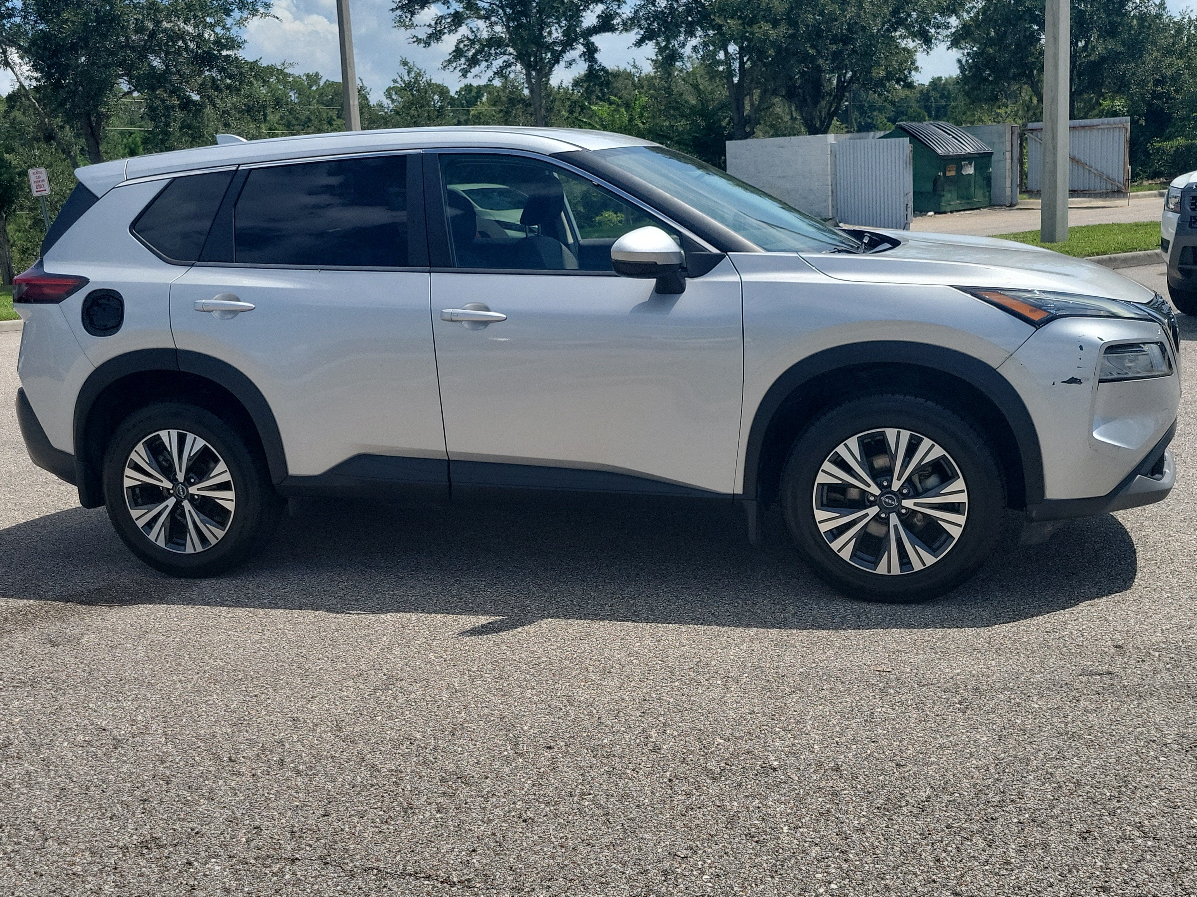 2022 Nissan Rogue SV
