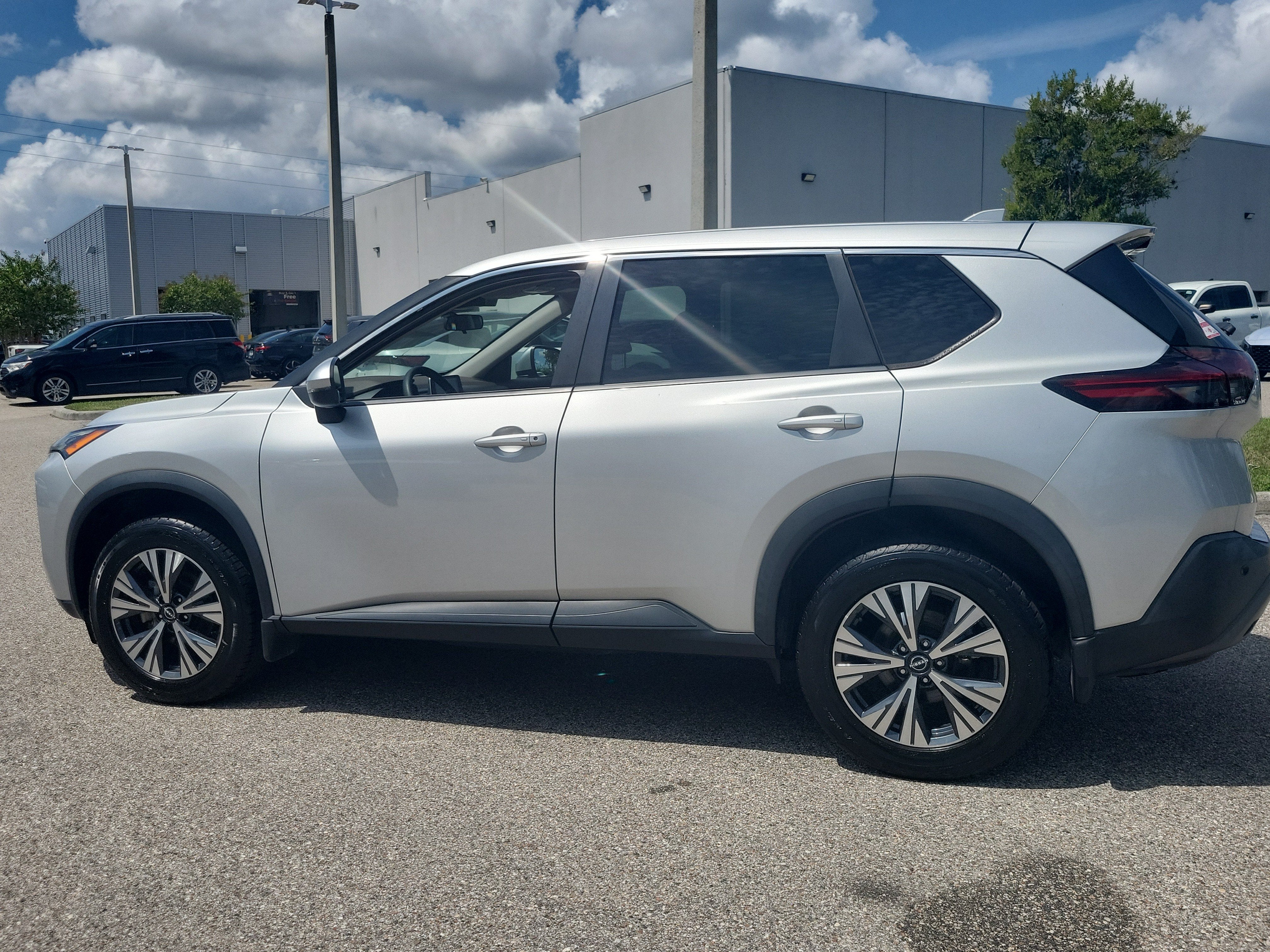 2022 Nissan Rogue SV