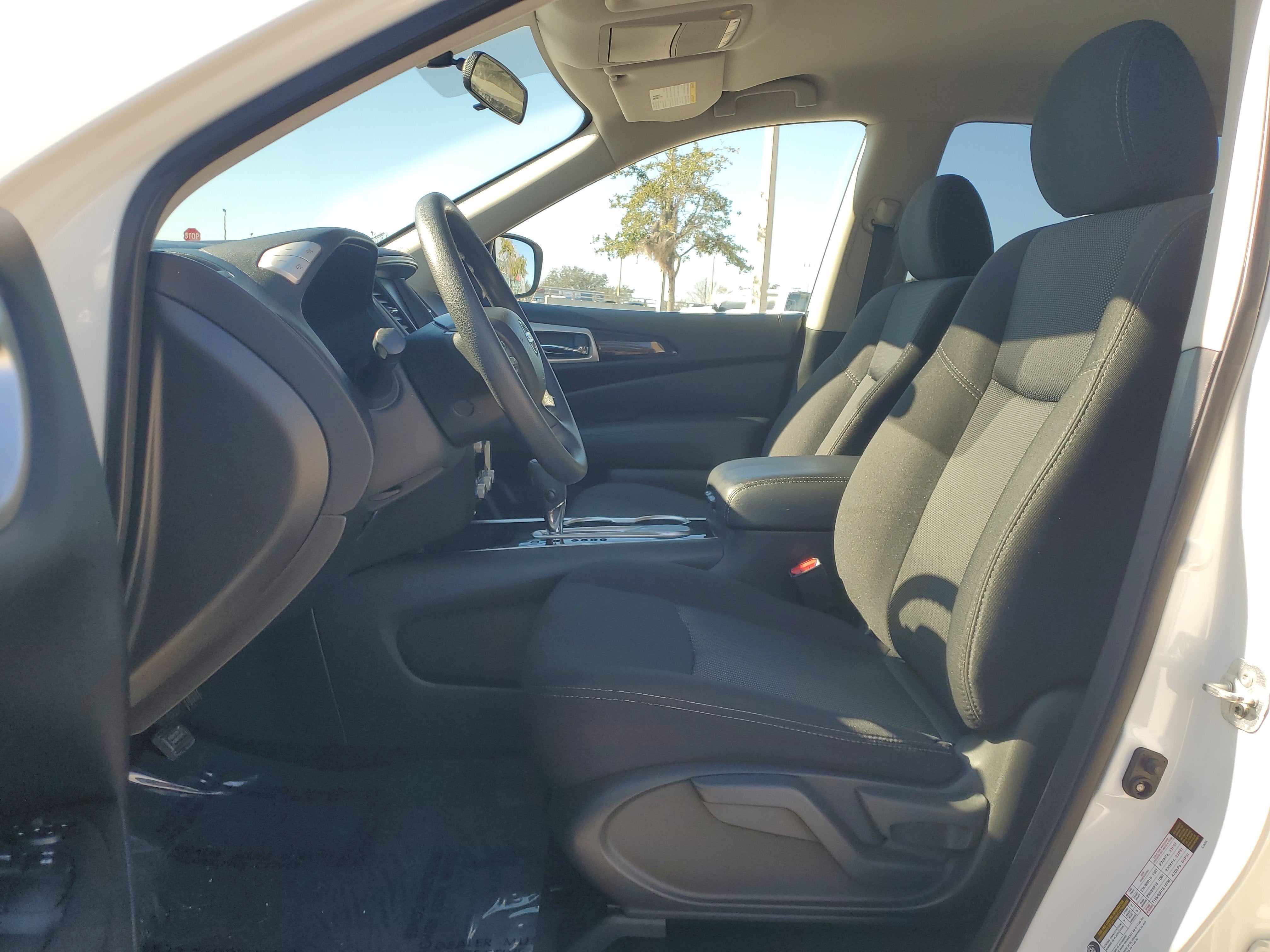 2020 Nissan Pathfinder S