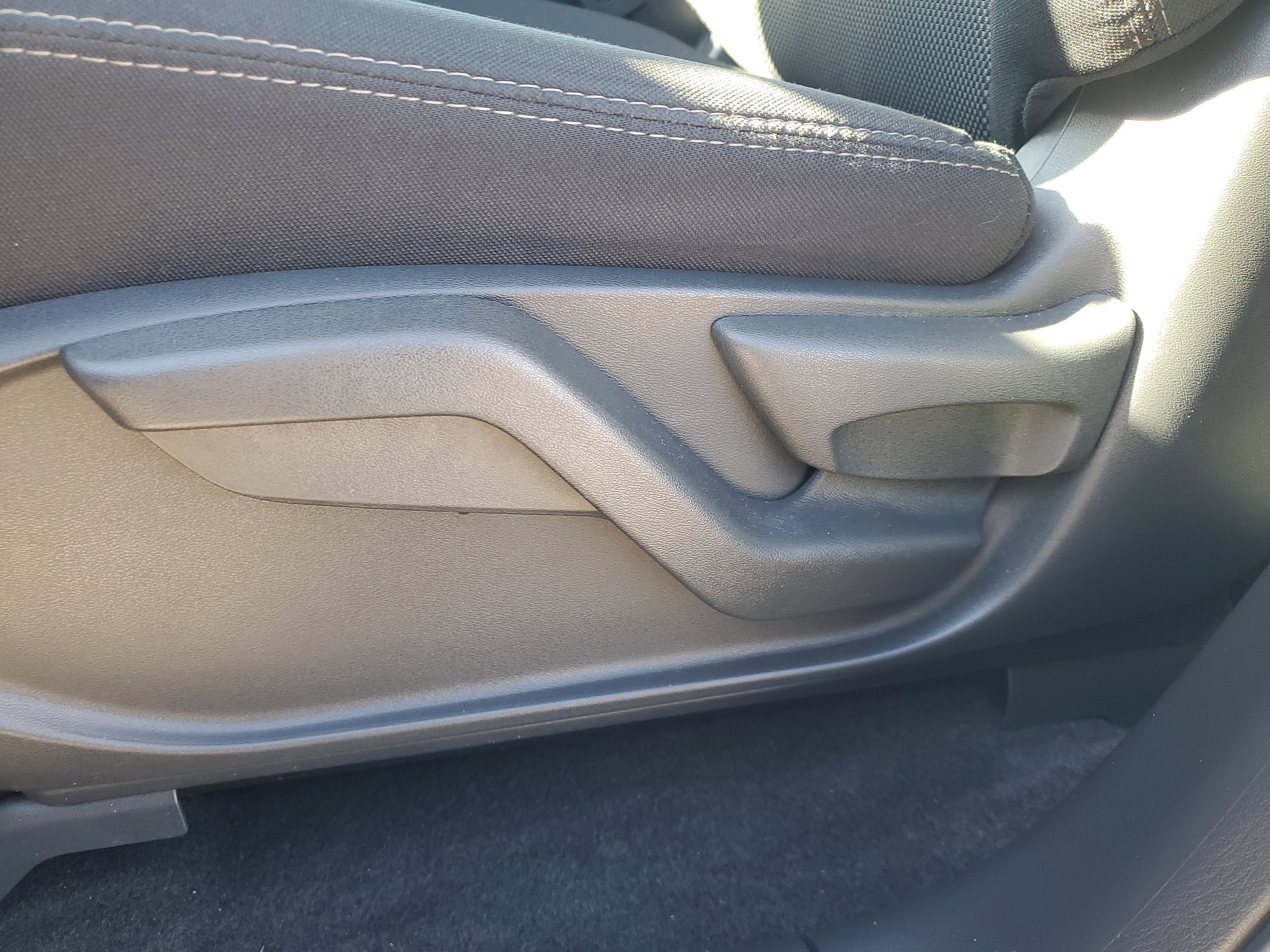 2020 Nissan Pathfinder S