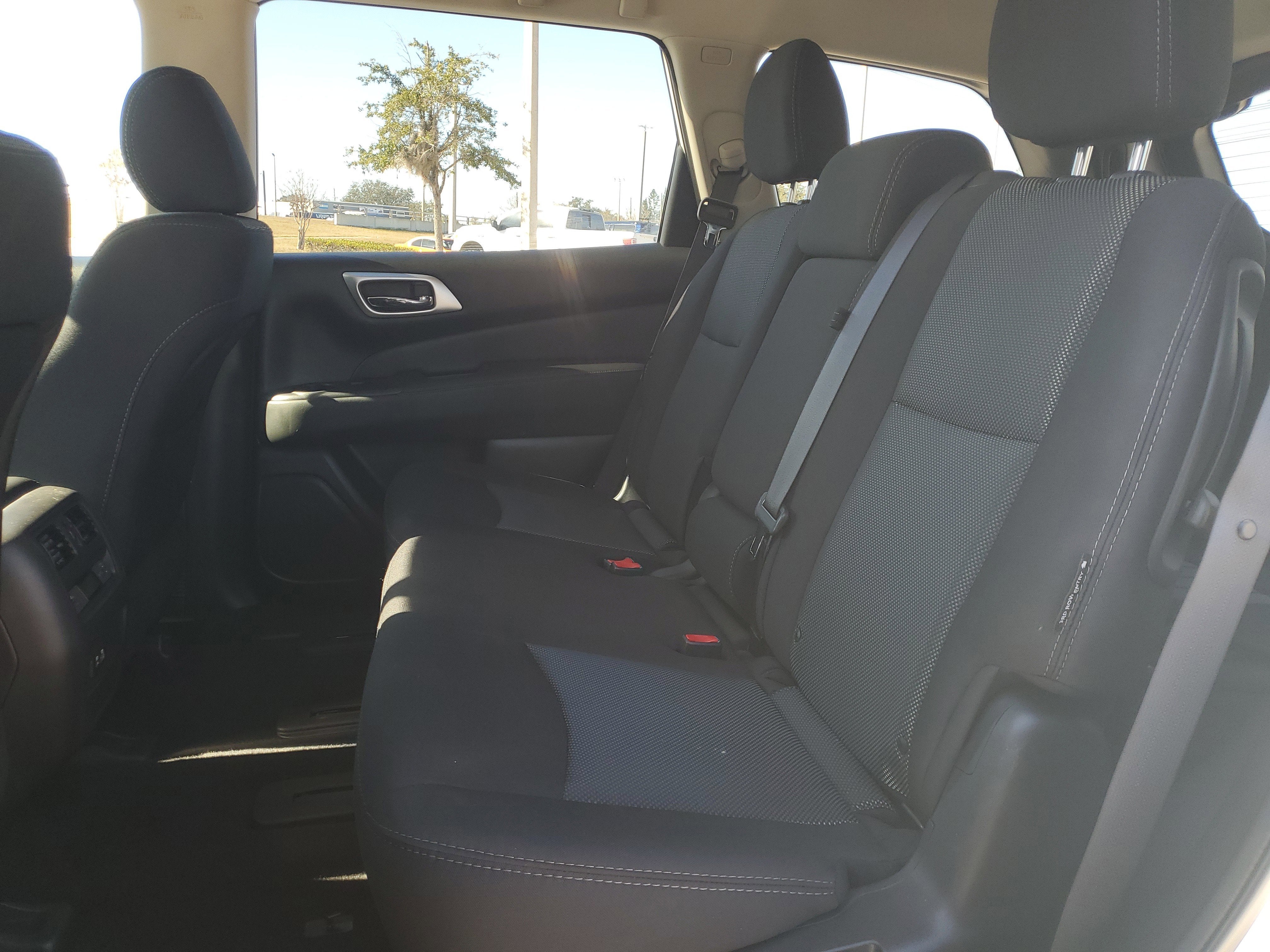 2020 Nissan Pathfinder S