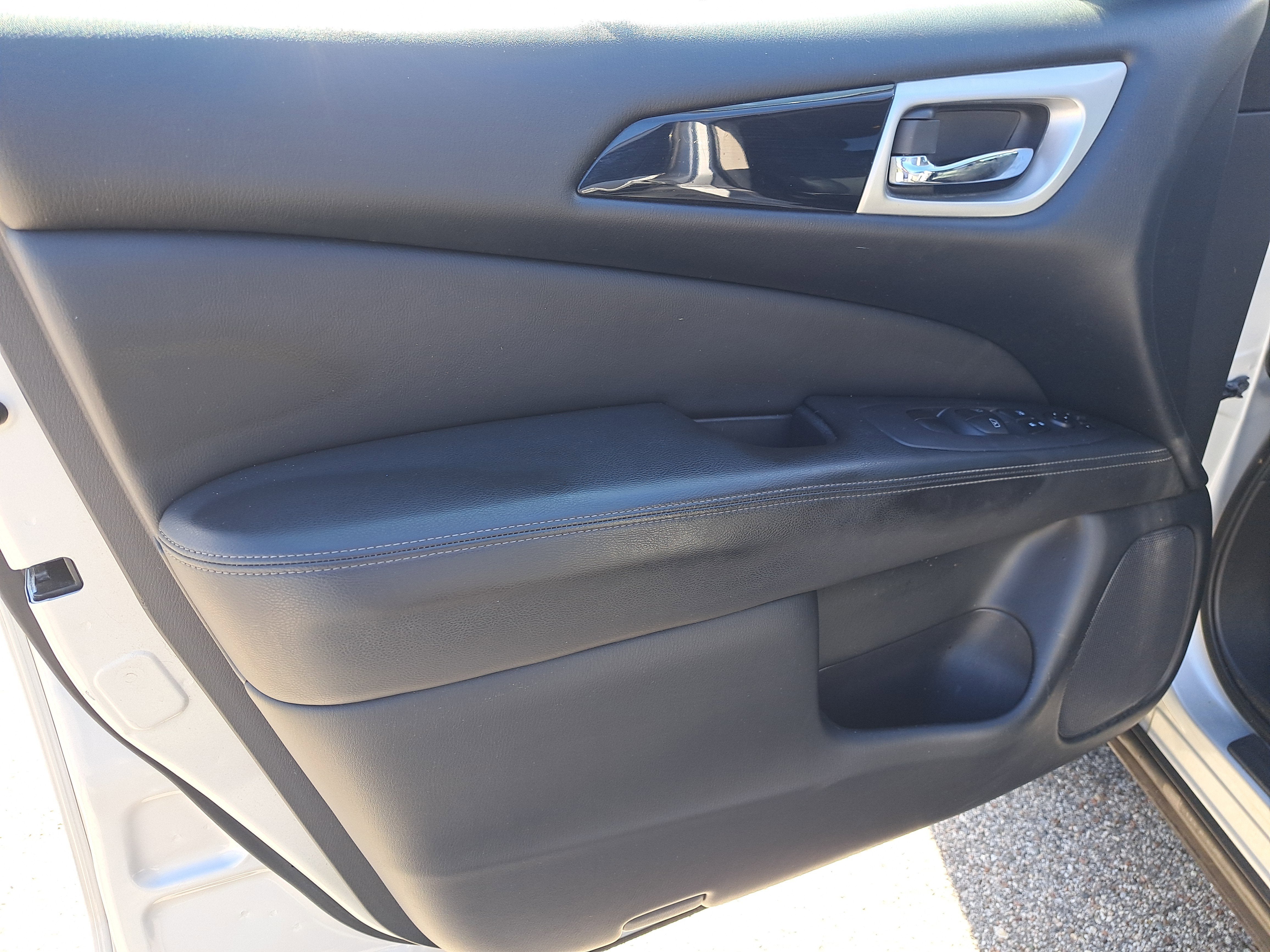 2019 Nissan Pathfinder SV