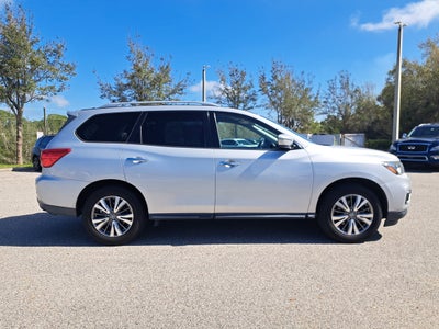 2019 Nissan Pathfinder SV