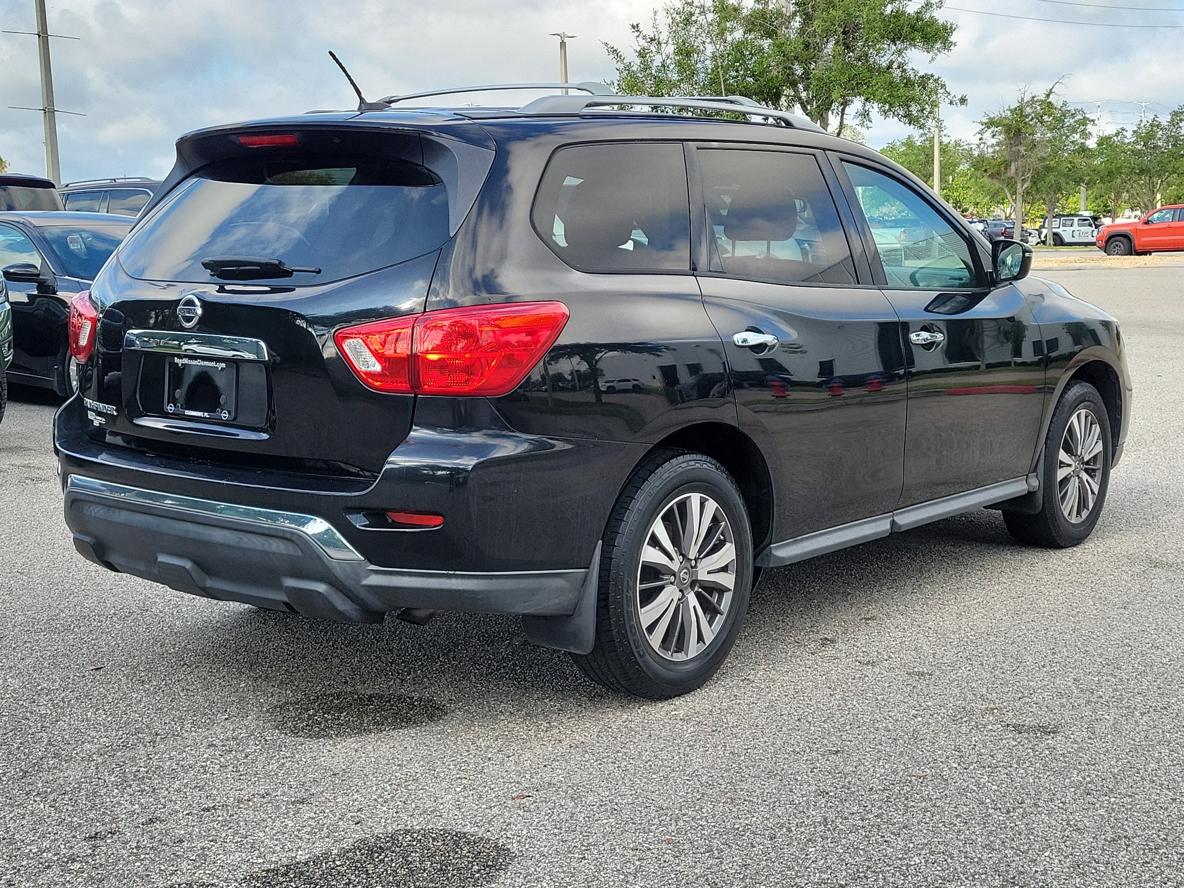 2017 Nissan Pathfinder S