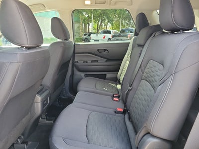 2025 Nissan Pathfinder S