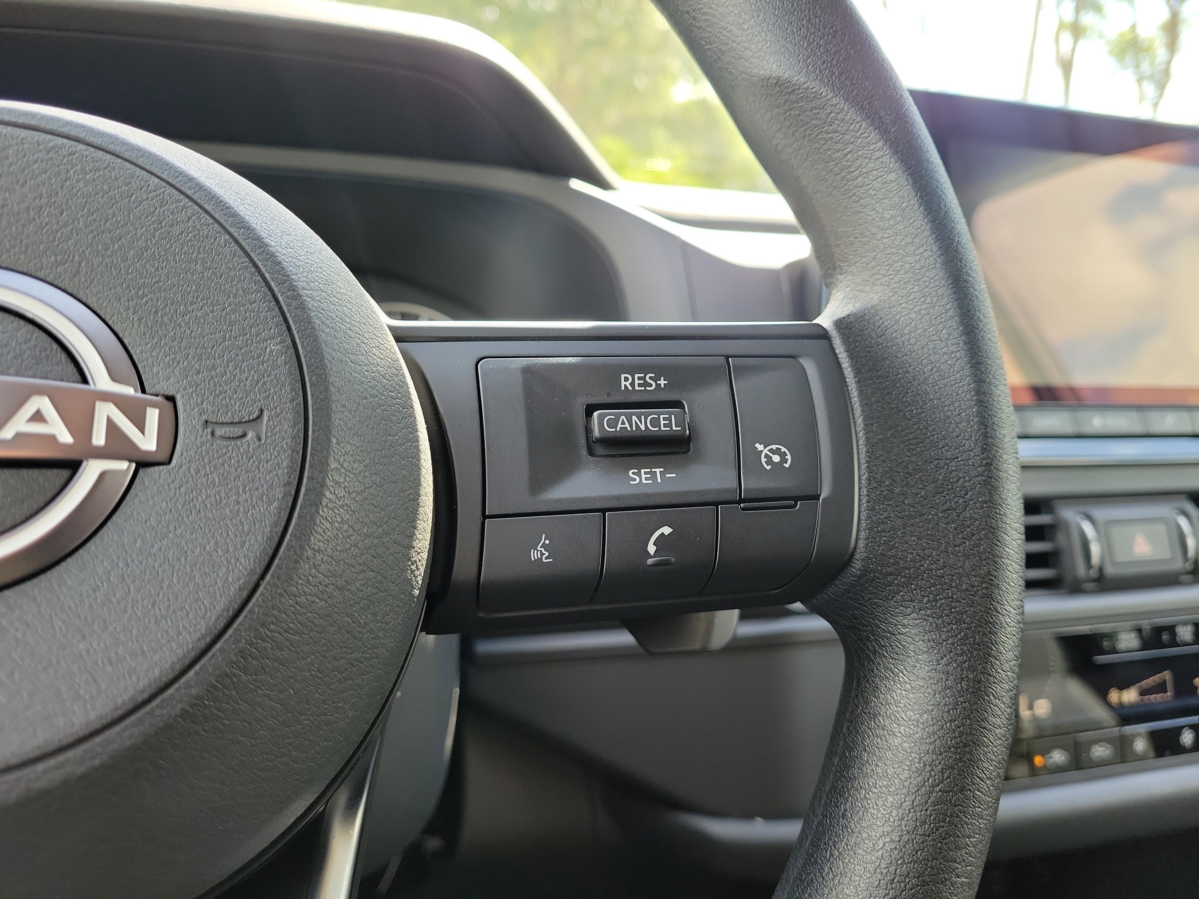2025 Nissan Pathfinder S