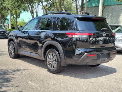 2024 Nissan Pathfinder SV
