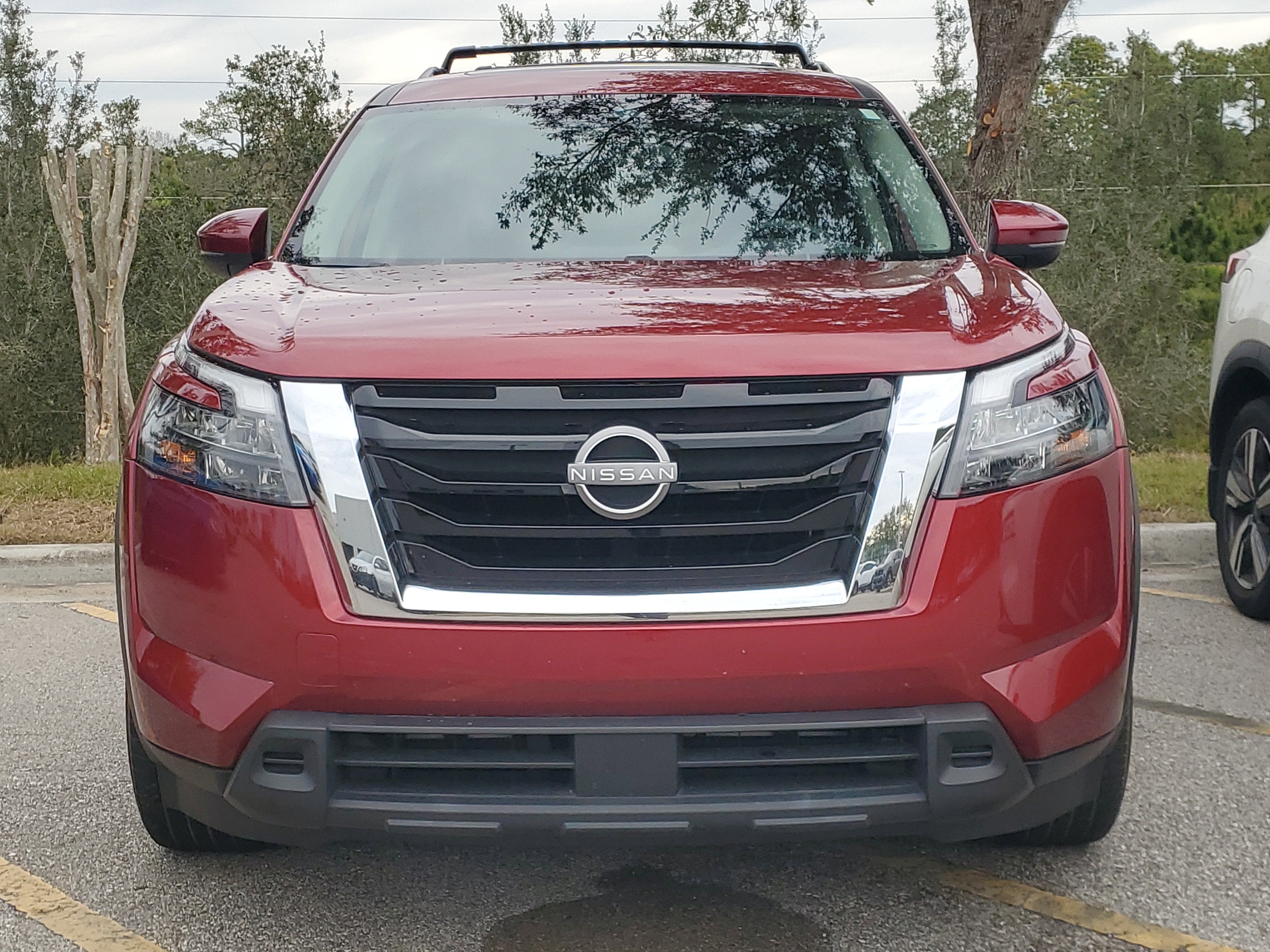 2024 Nissan Pathfinder SV