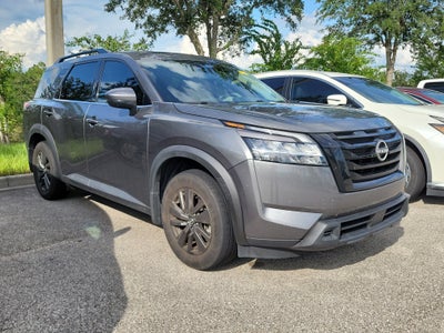 2022 Nissan Pathfinder SV