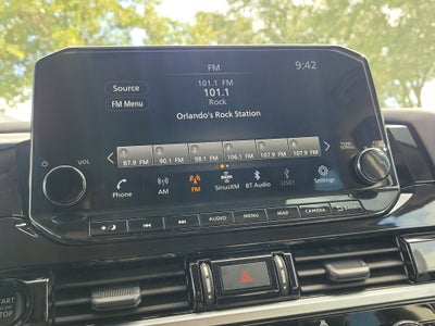 2025 Nissan Pathfinder SL