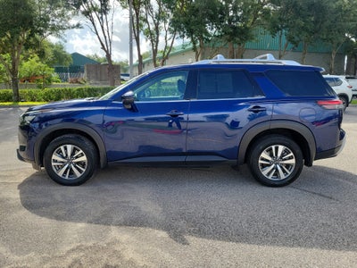 2025 Nissan Pathfinder SL