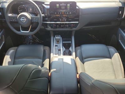 2025 Nissan Pathfinder SL