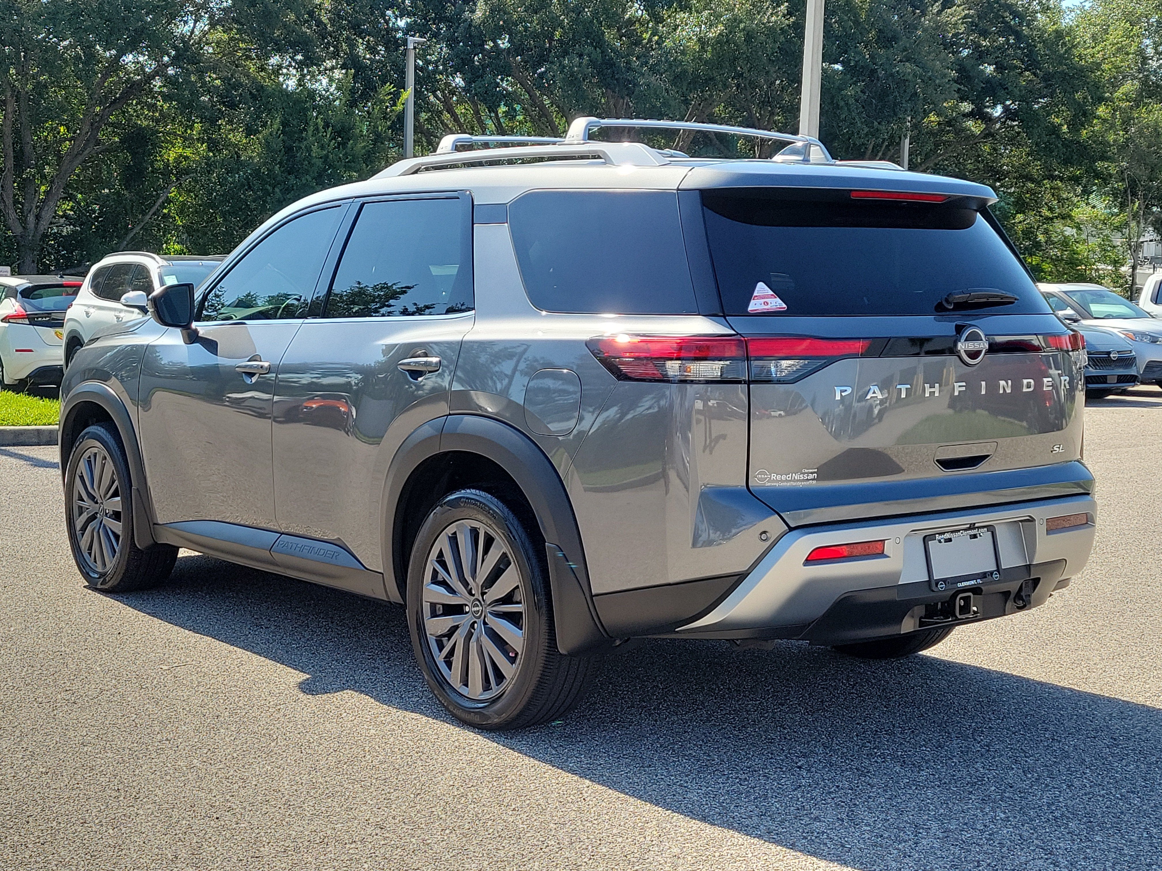 2025 Nissan Pathfinder SL