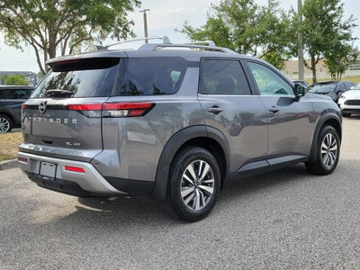 2024 Nissan Pathfinder SL