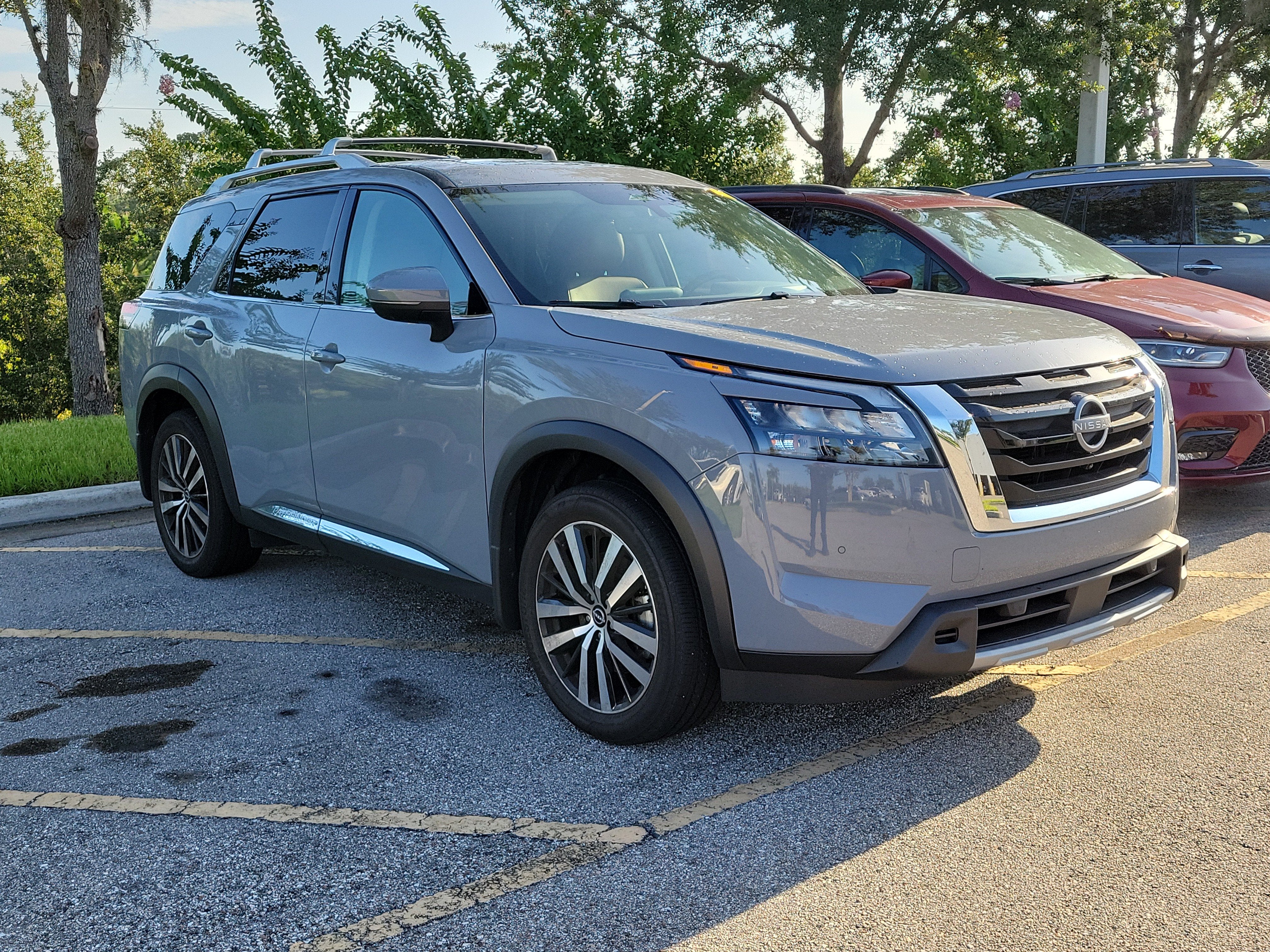 2025 Nissan Pathfinder Platinum