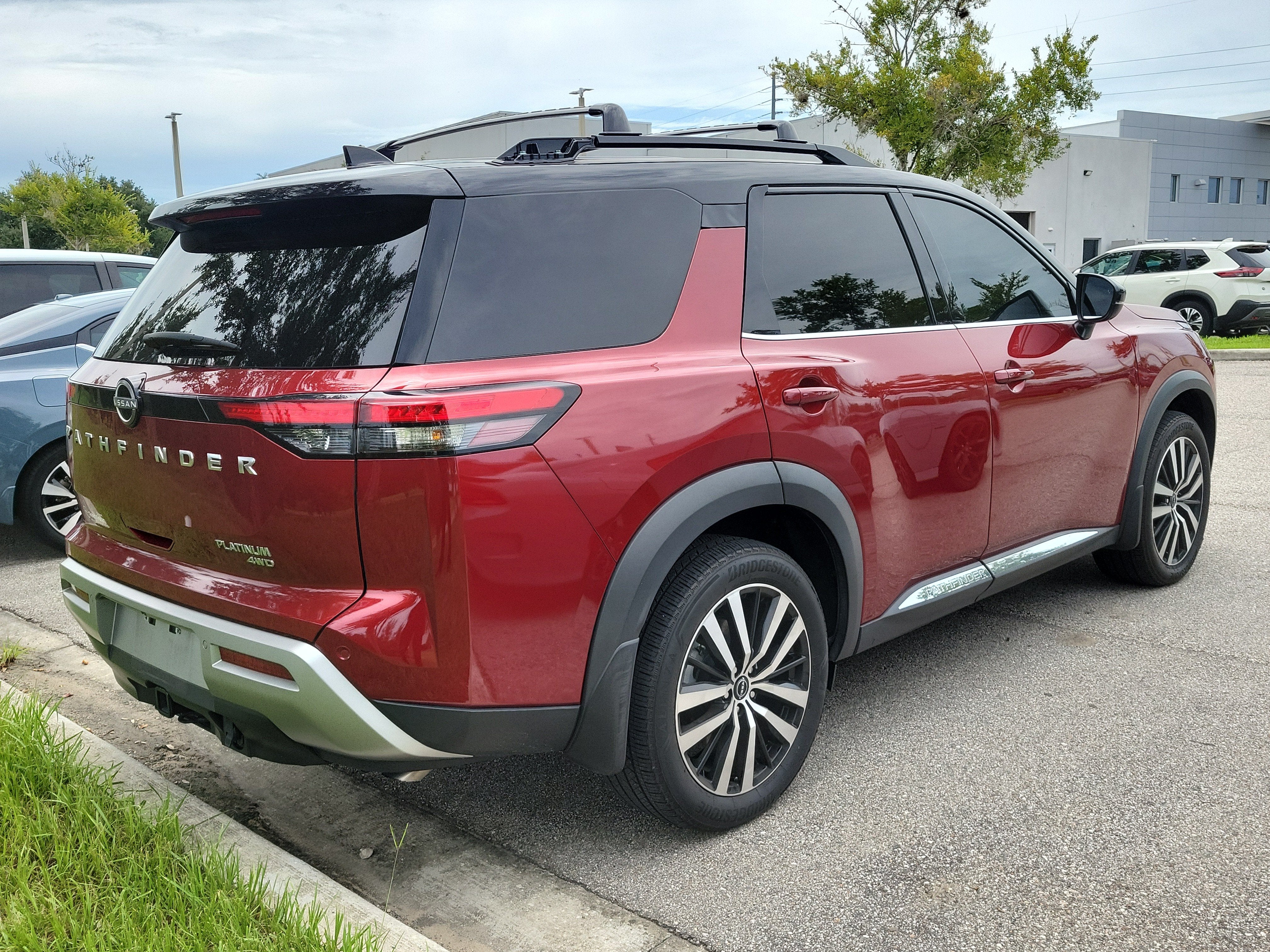 2025 Nissan Pathfinder Platinum