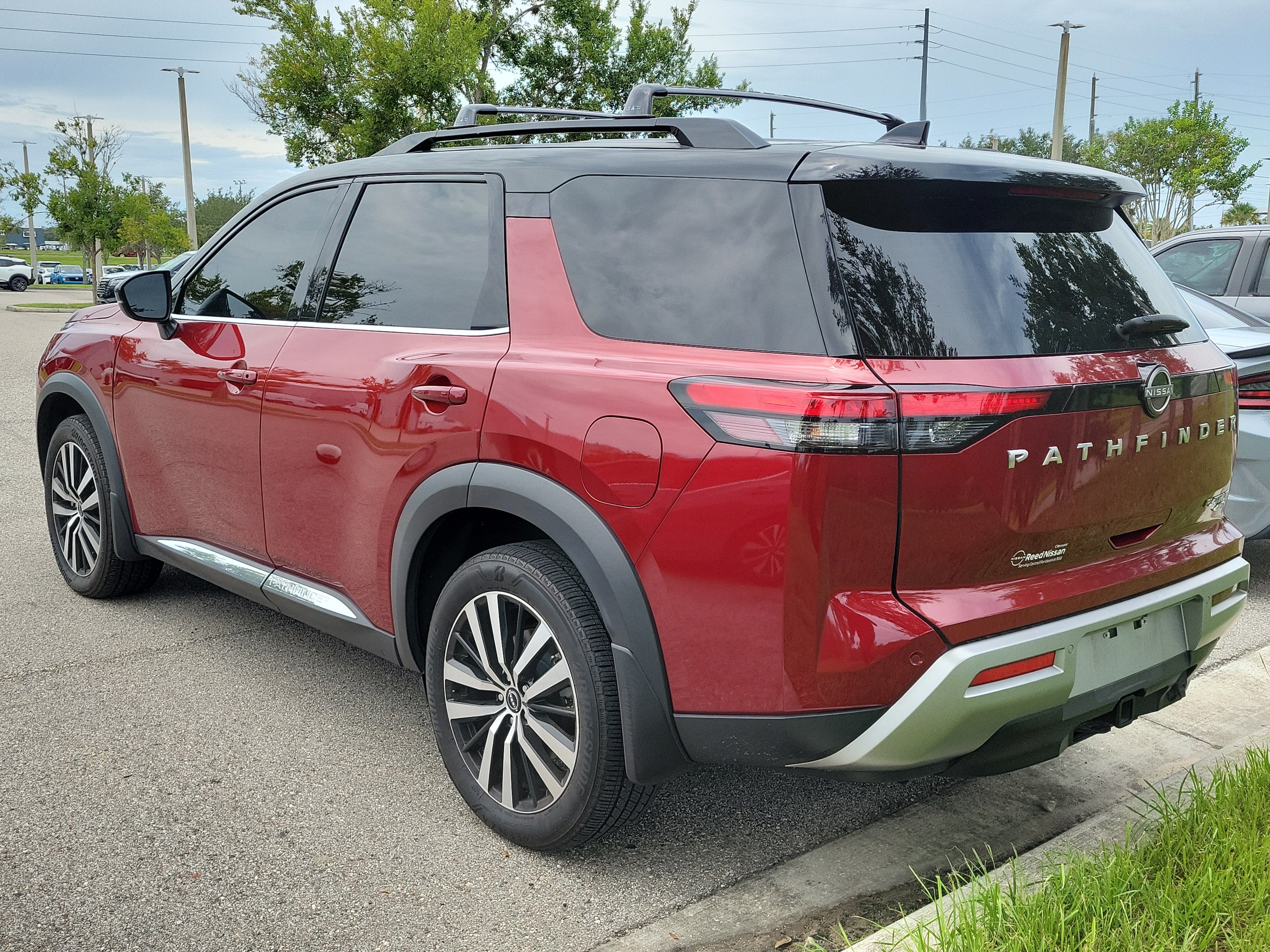 2025 Nissan Pathfinder Platinum