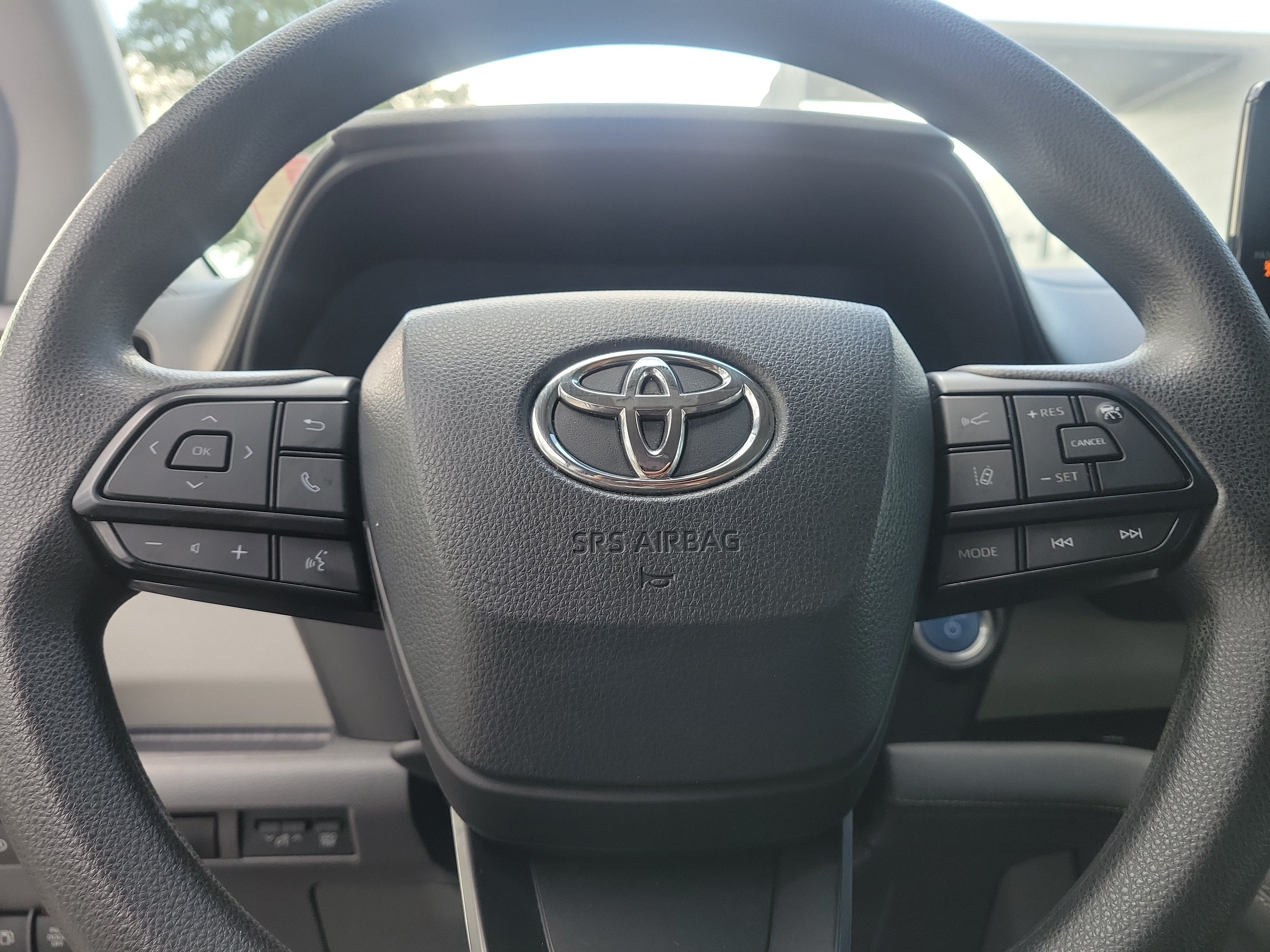 2024 Toyota Sienna LE