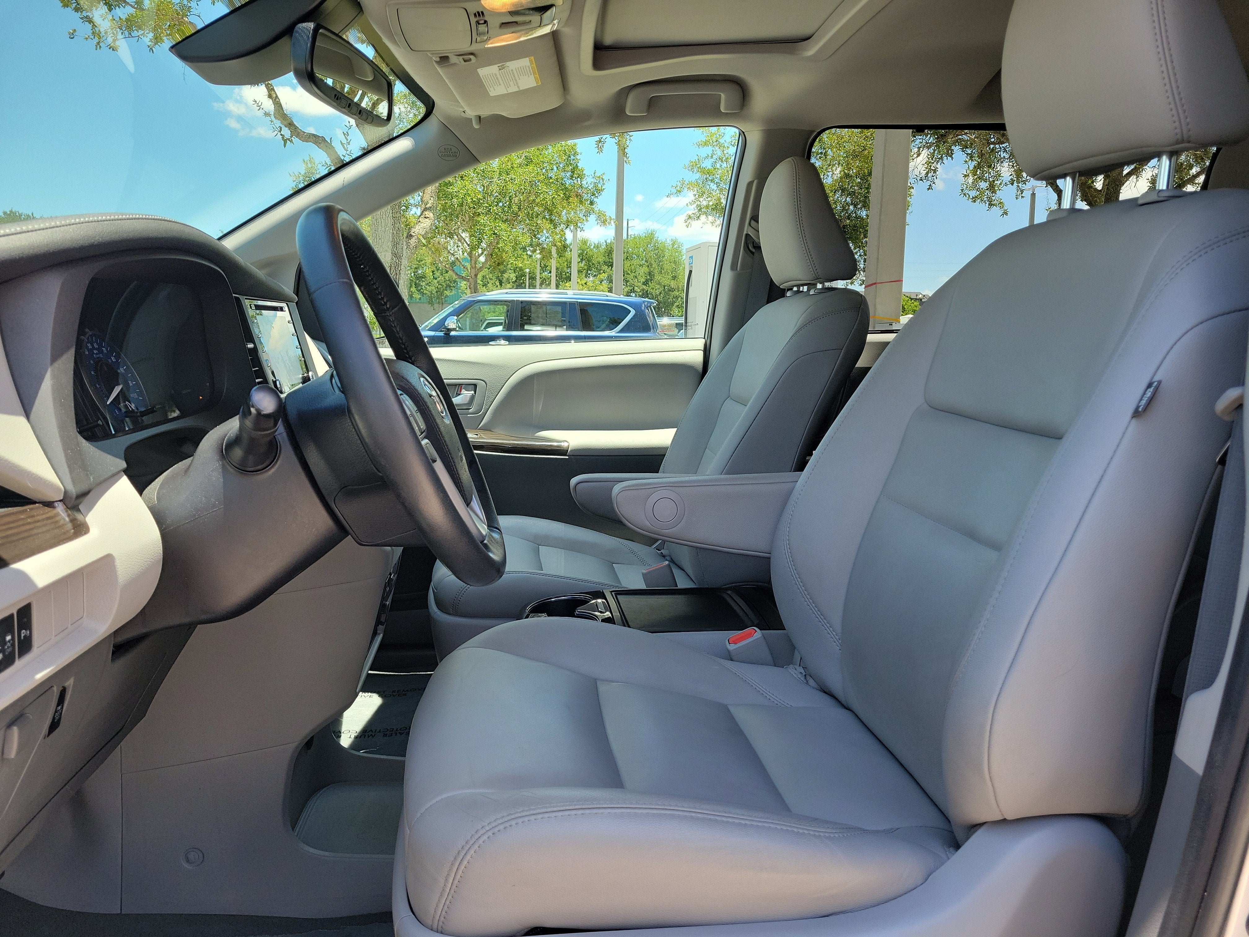 2020 Toyota Sienna XLE