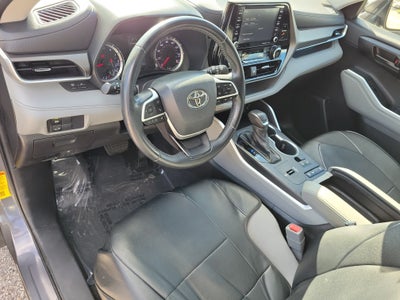 2022 Toyota Highlander LE