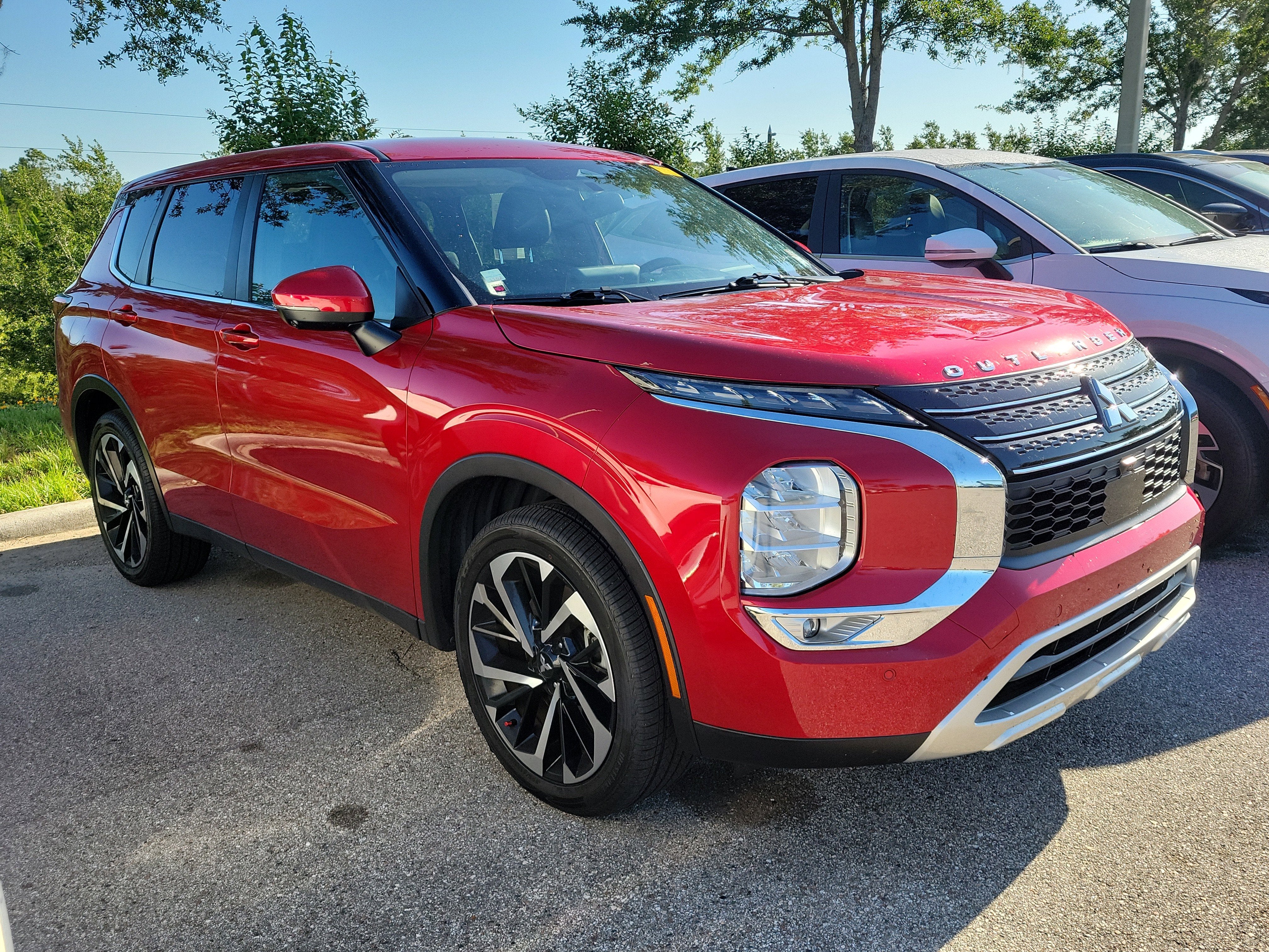 2023 Mitsubishi Outlander SE