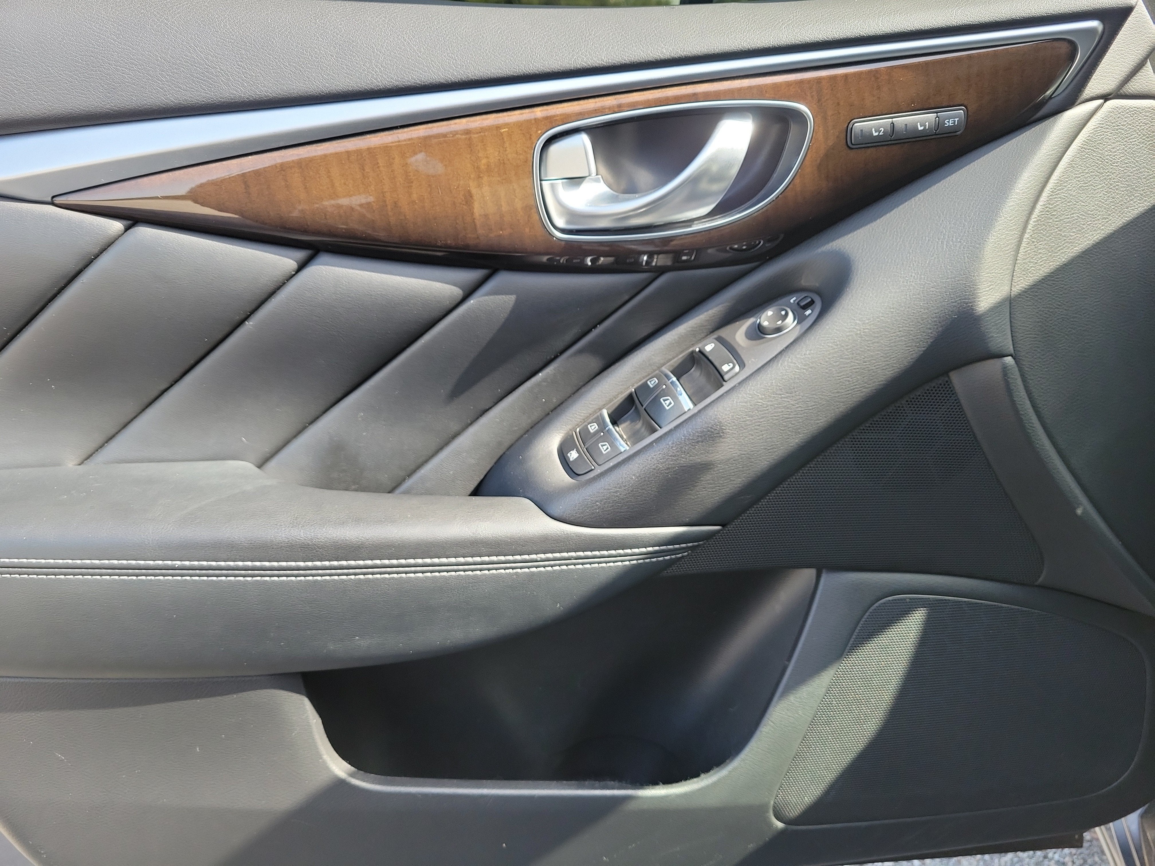 2015 INFINITI Q50 Premium