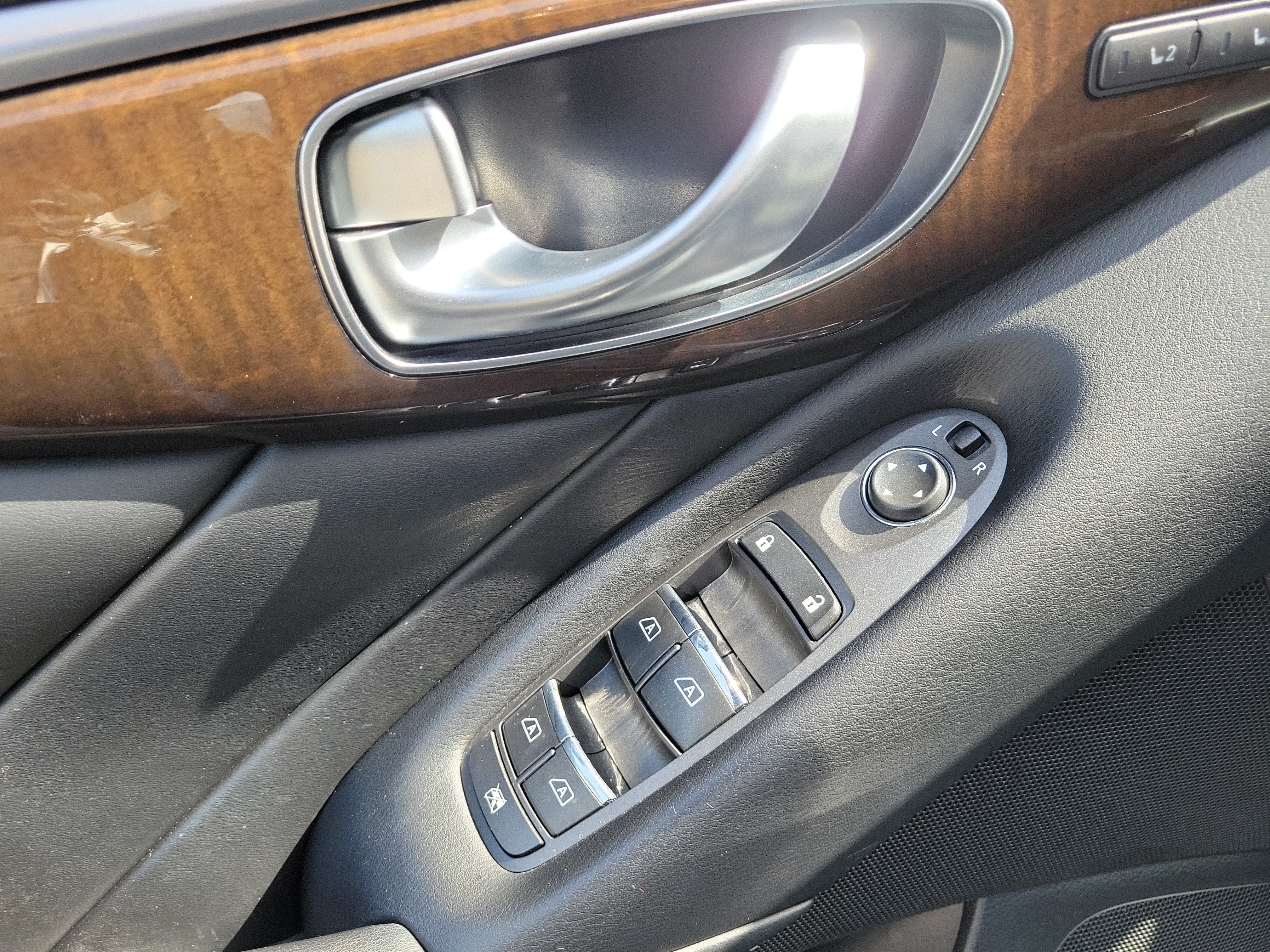 2015 INFINITI Q50 Premium
