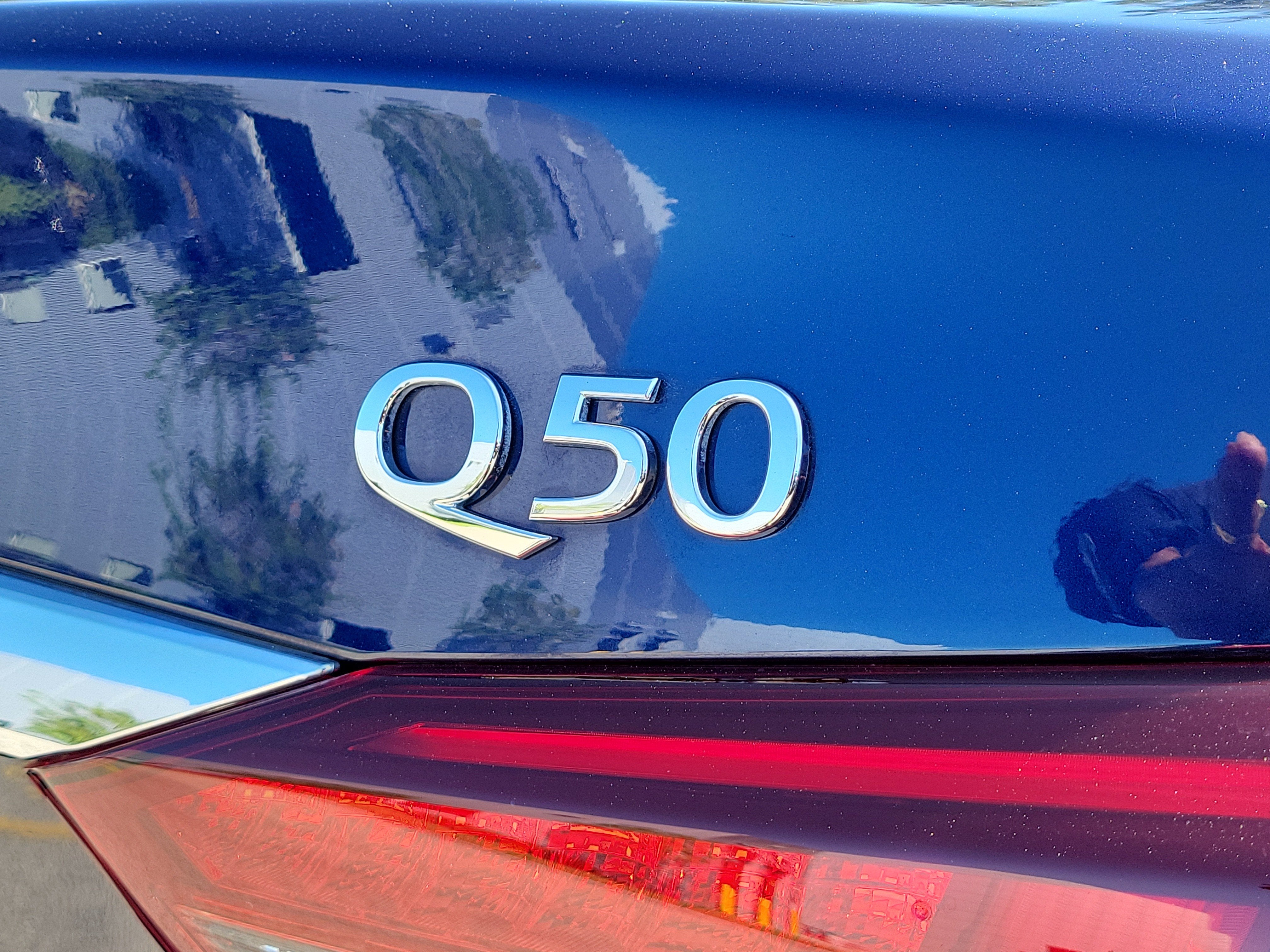 2023 INFINITI Q50 LUXE
