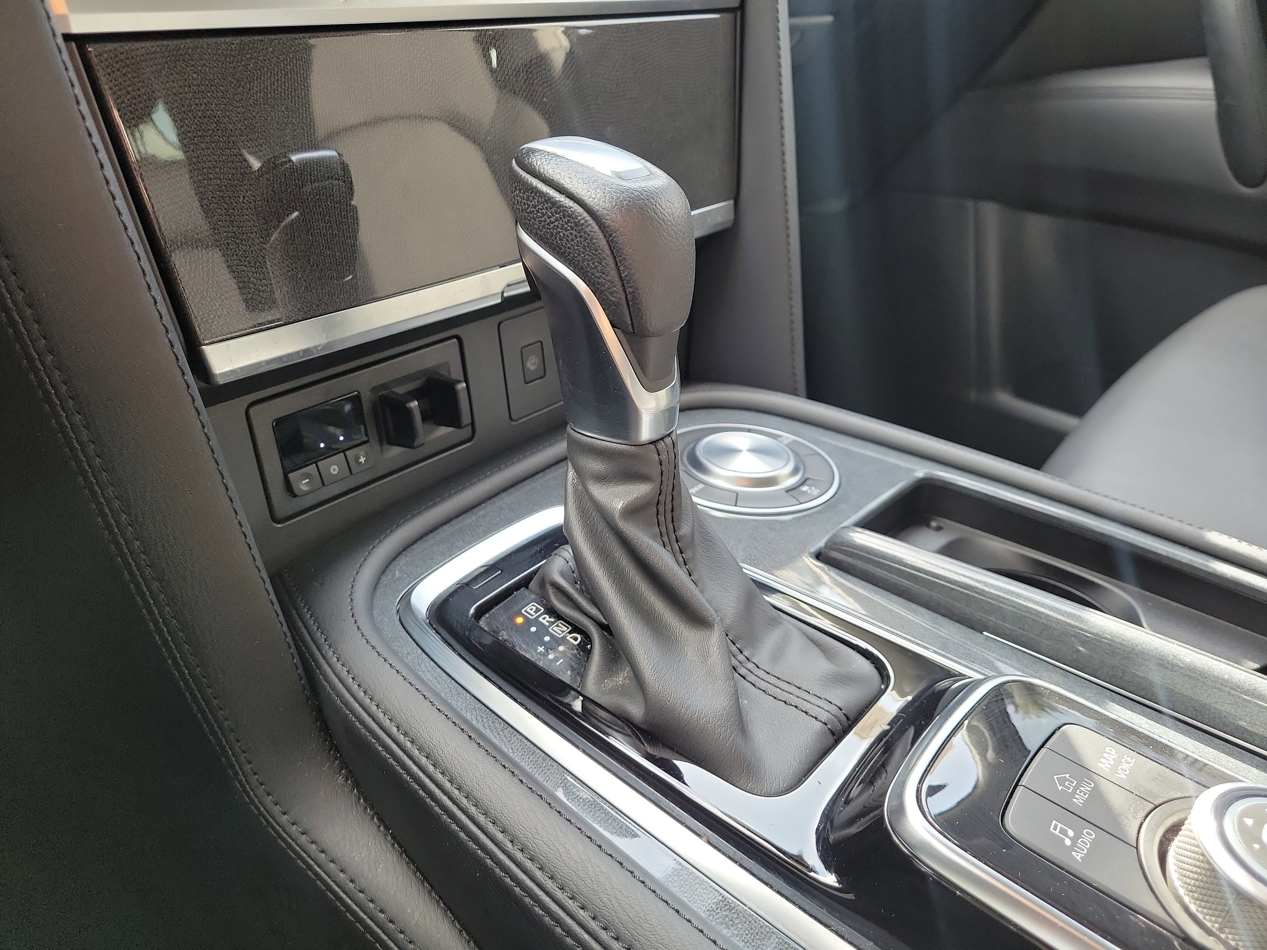 2023 Nissan Armada SV