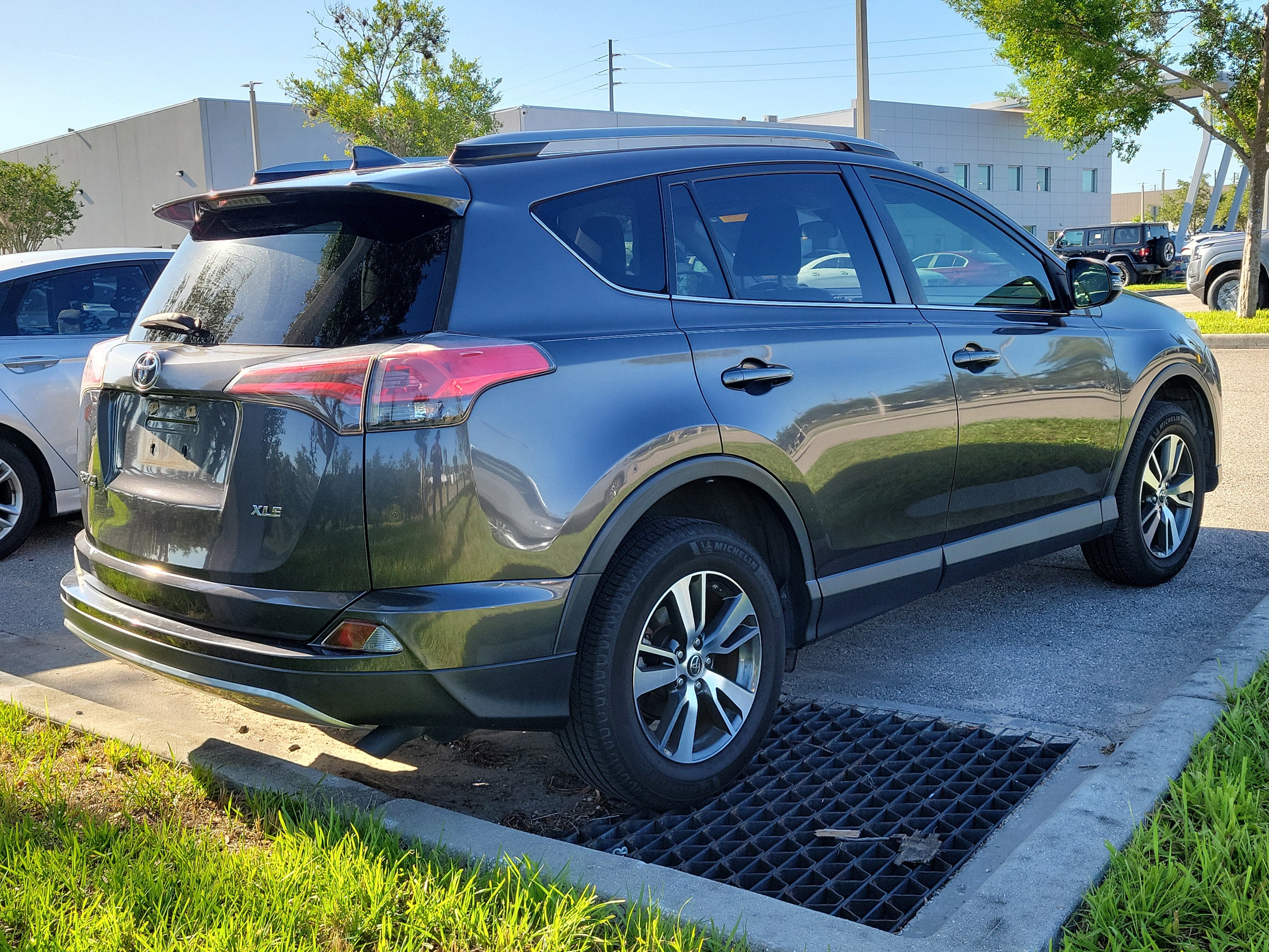 2018 Toyota RAV4 XLE