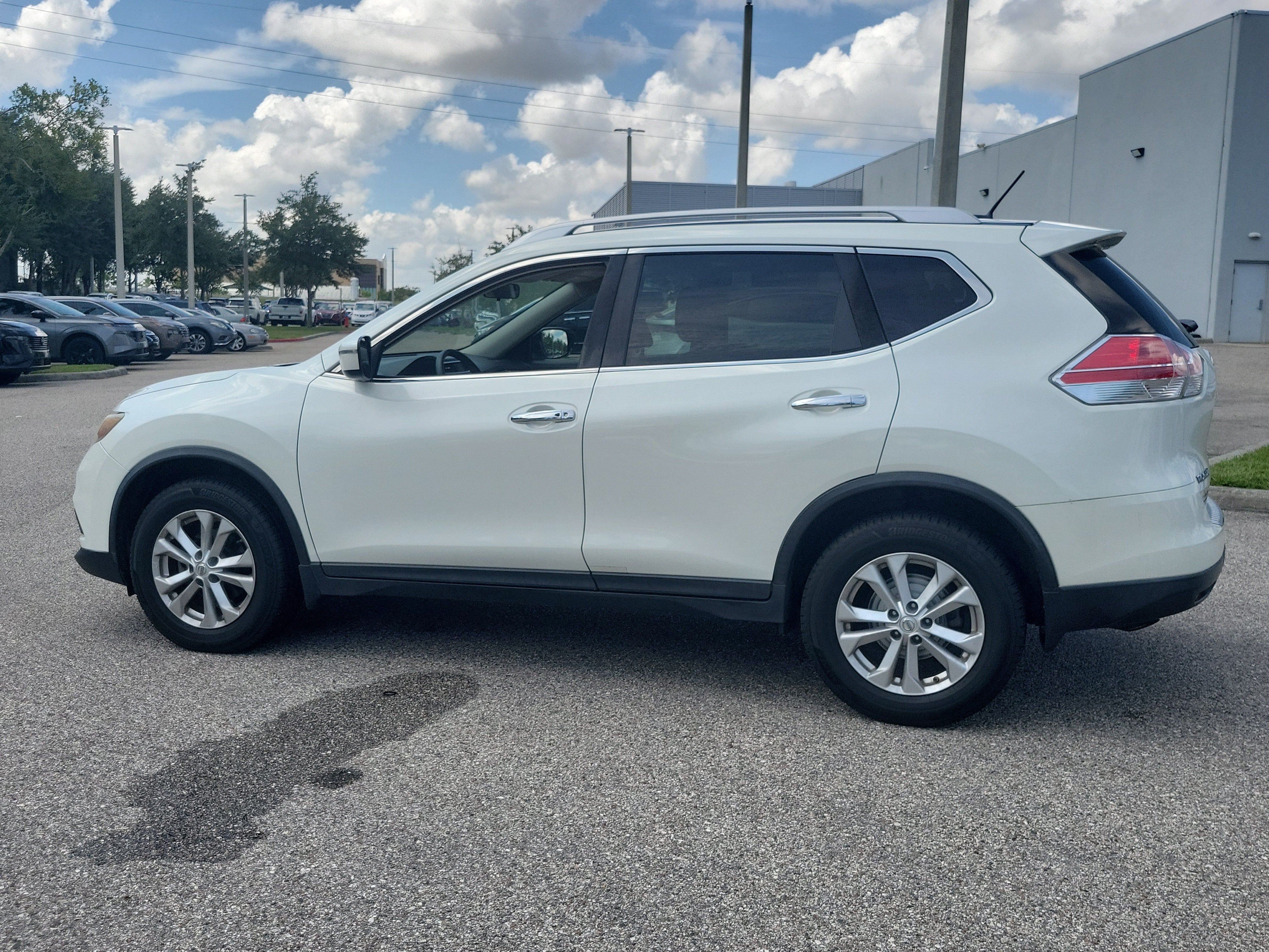2016 Nissan Rogue SV
