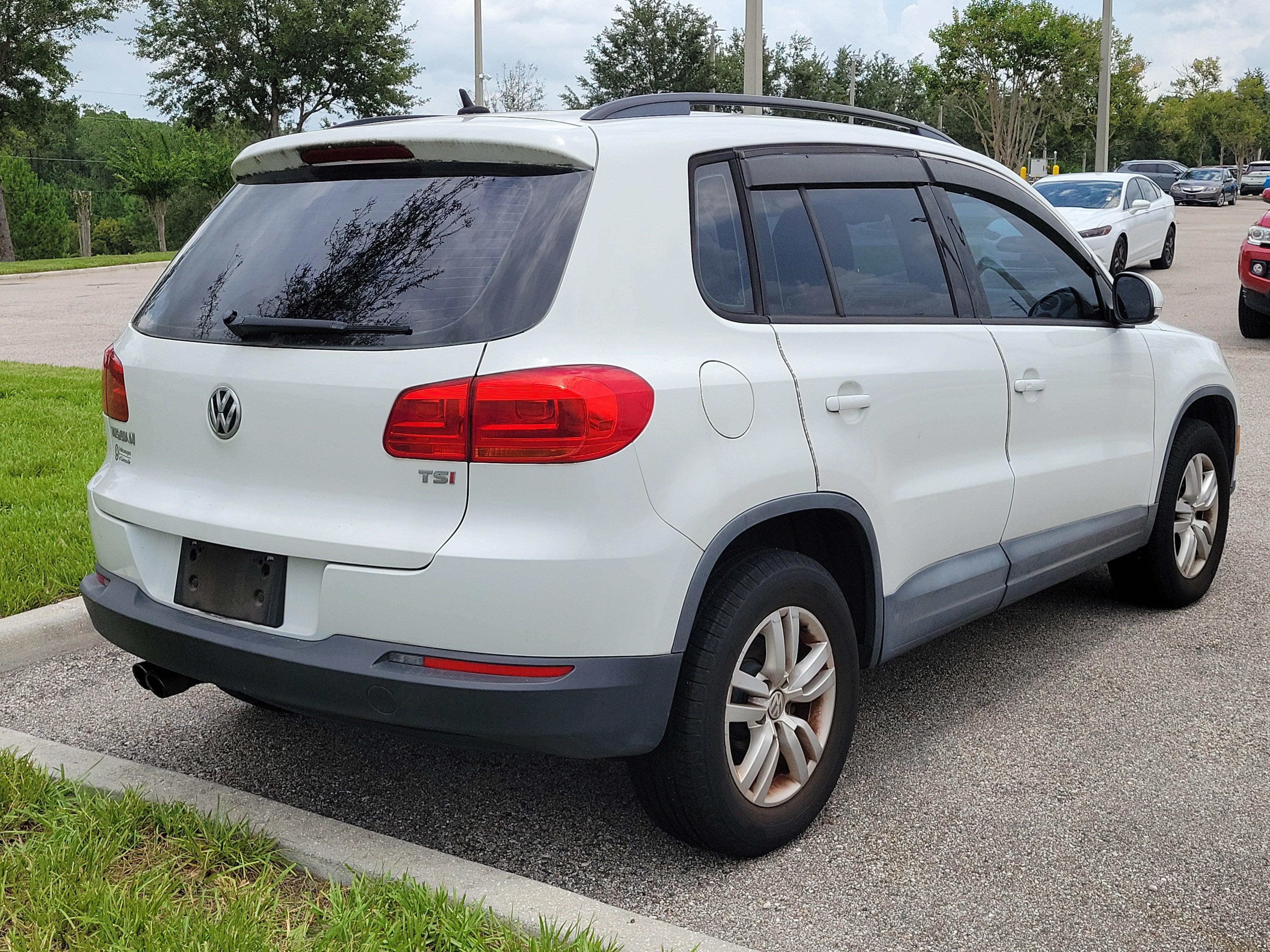 2016 Volkswagen Tiguan S