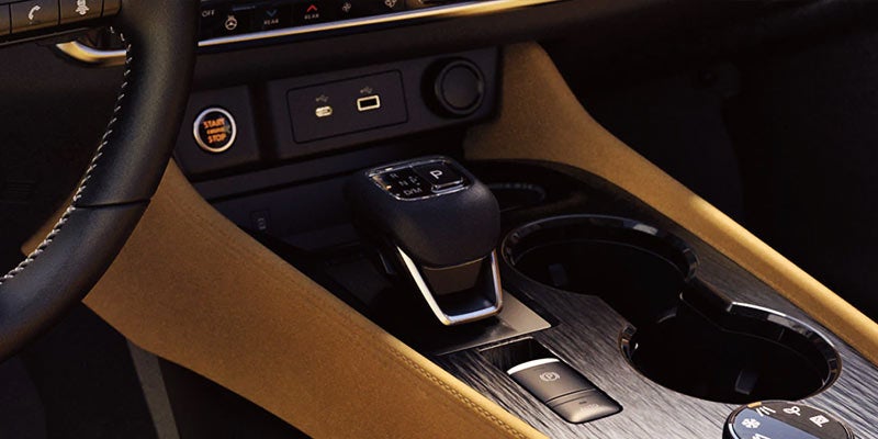 Nissan Rogue gear shift and center console