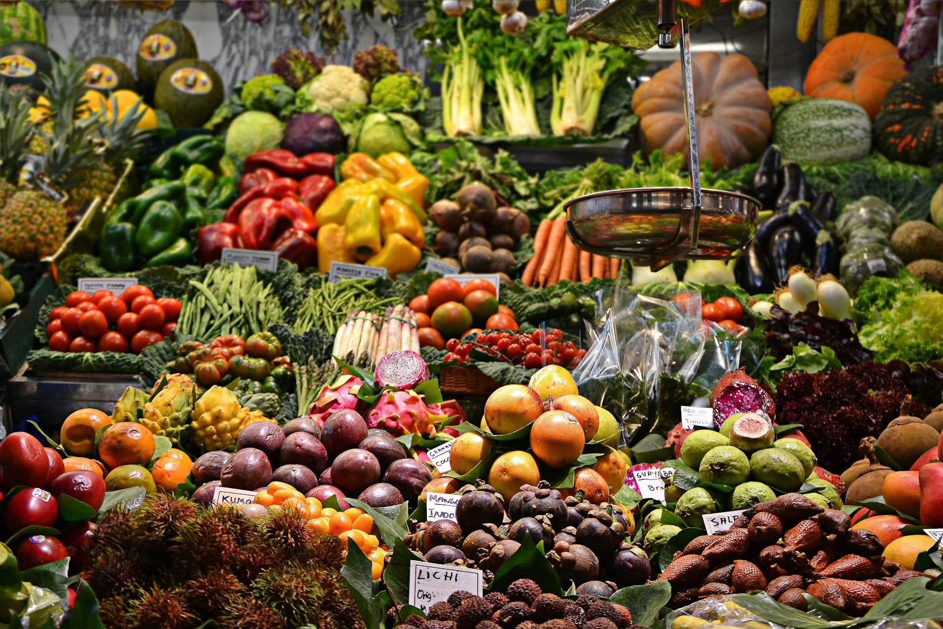 A group of vegetables at a farmers market in Orlando